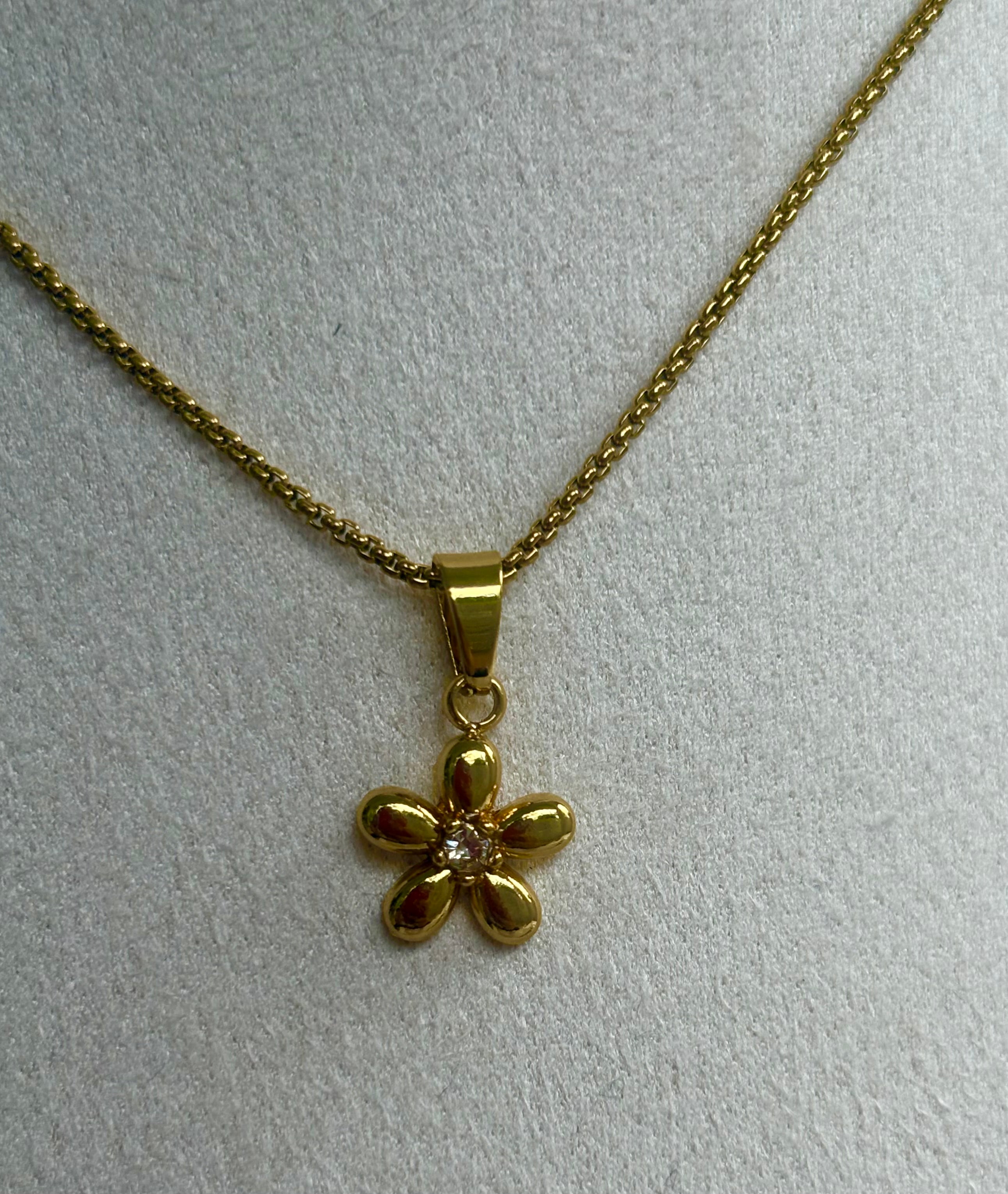 Mini Daisy Necklace