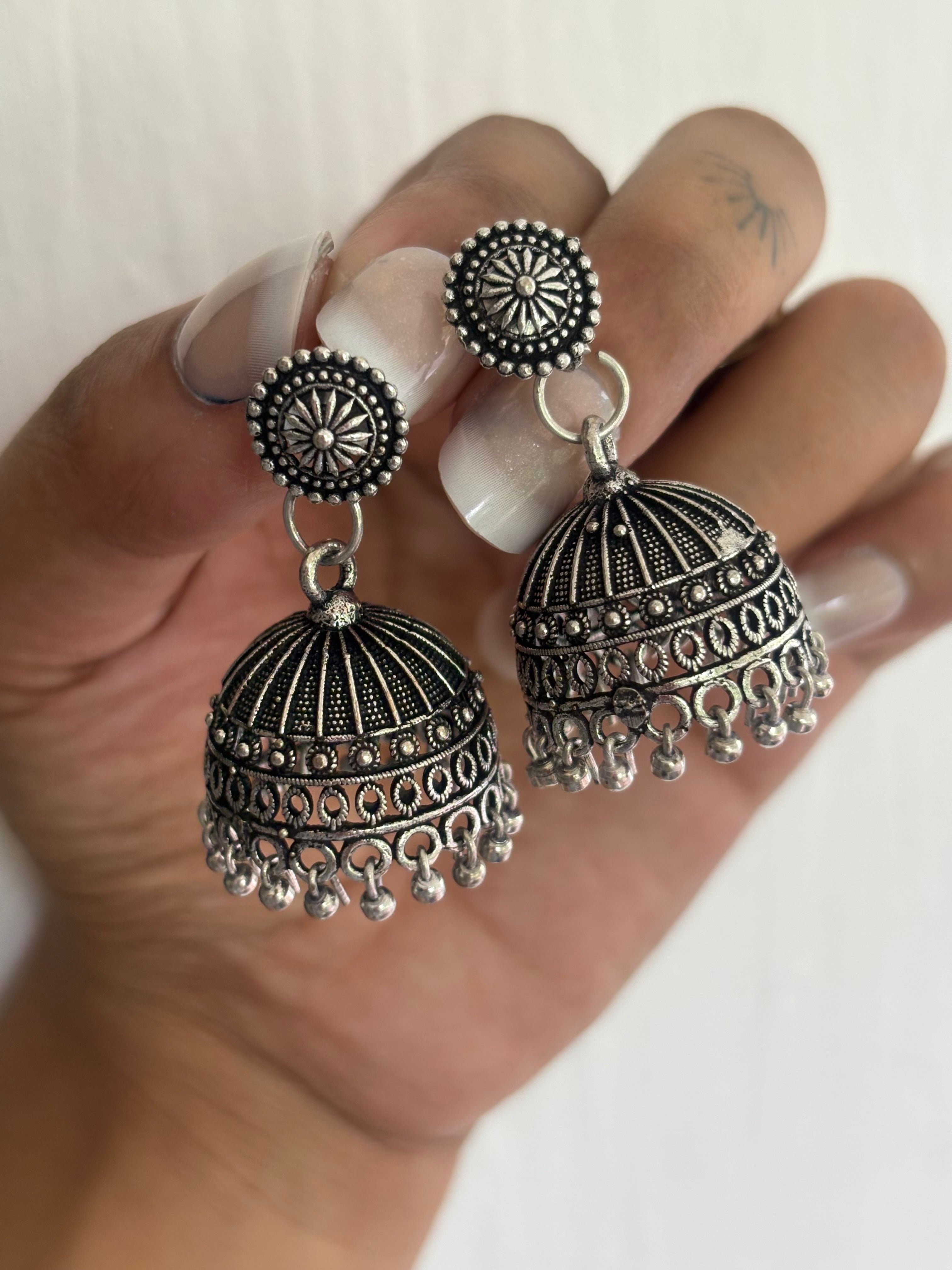 Mehr Jhumkas