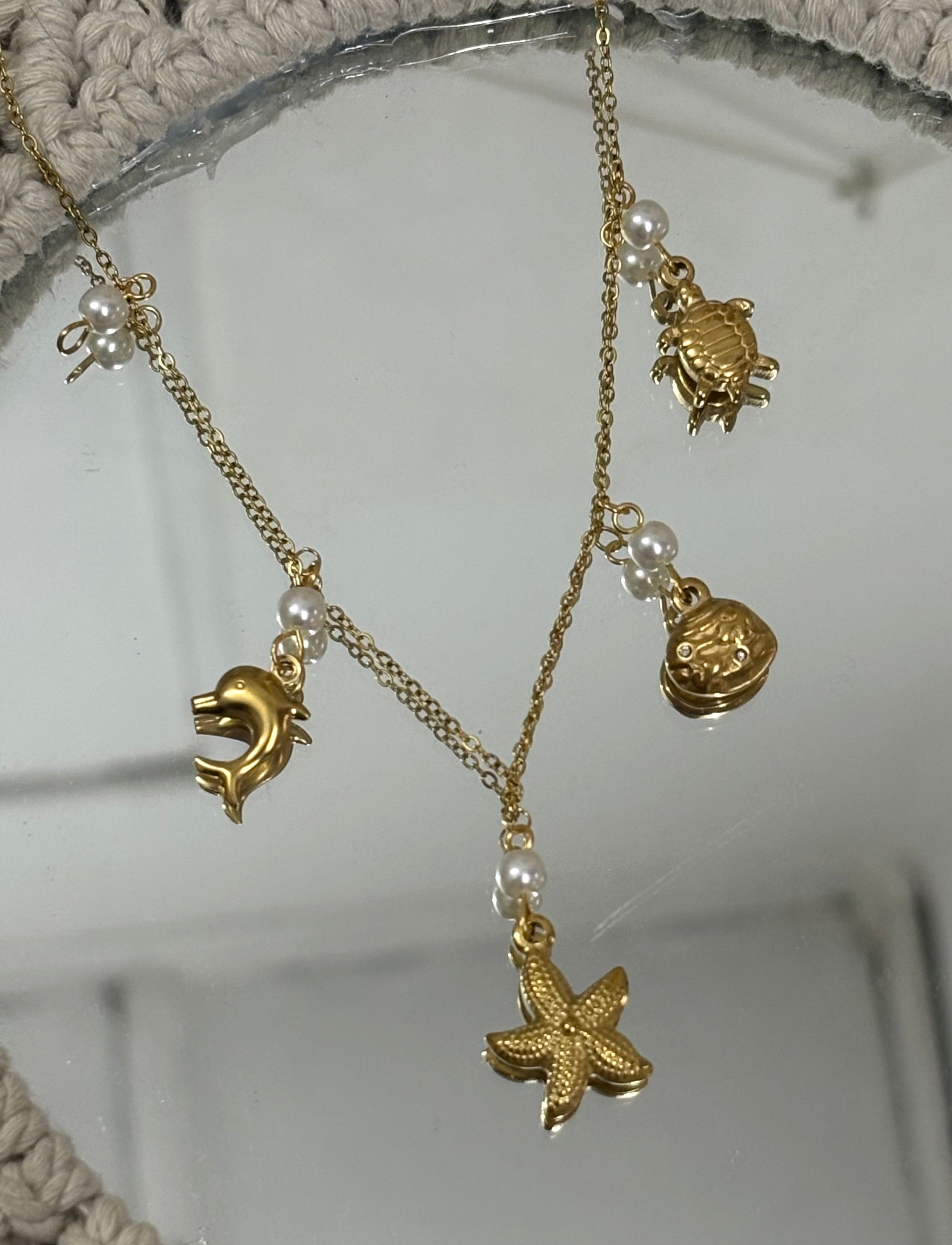 Beach babe charms Neckpiece