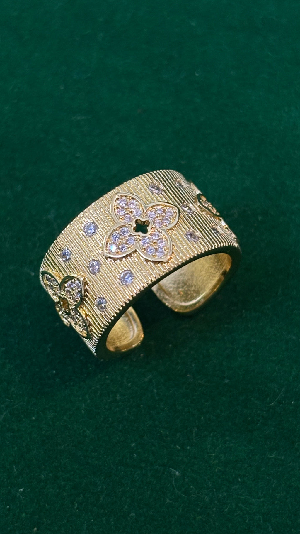 Royal Fleur Band Ring