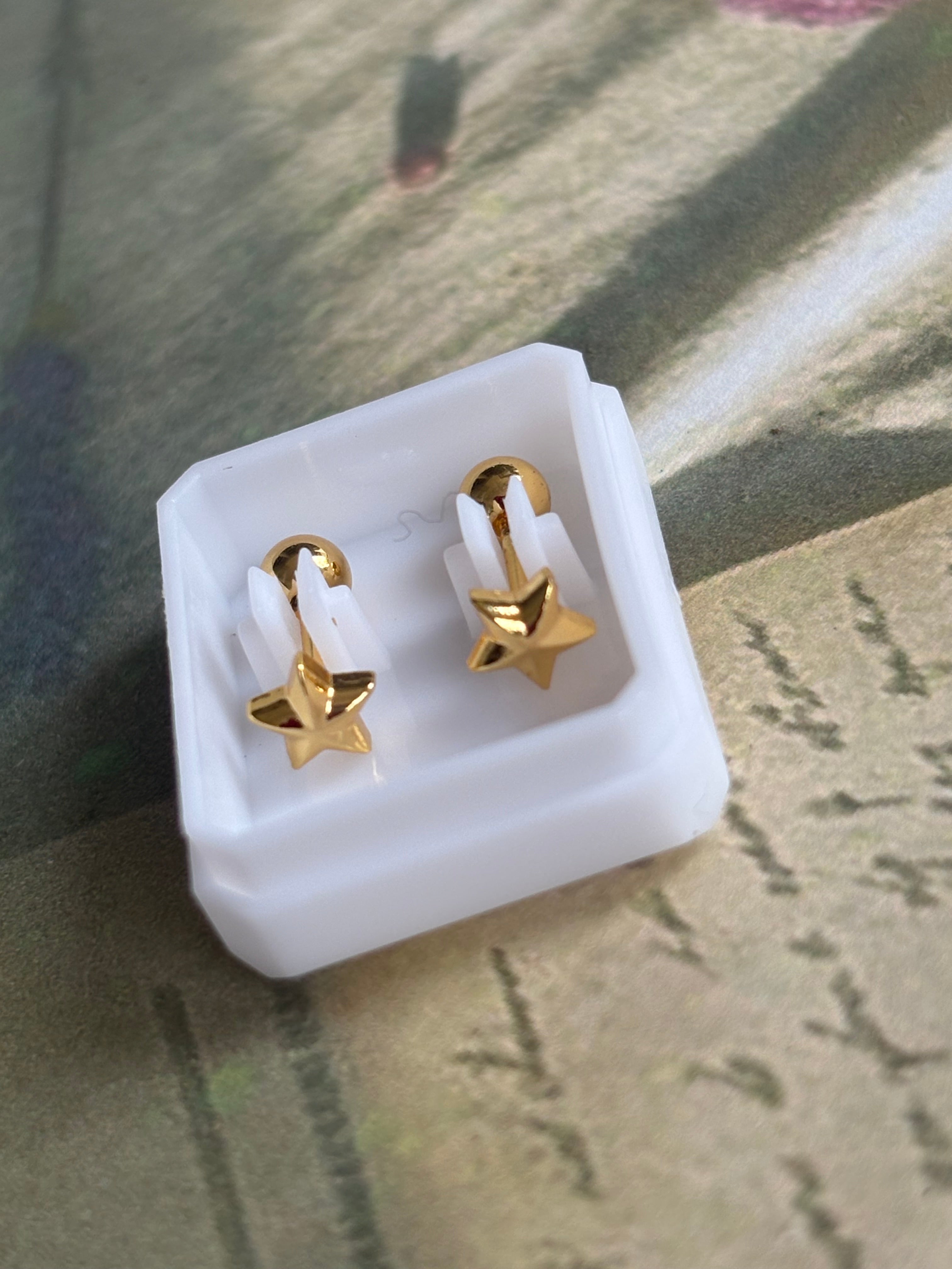 Suttle Star  Ball Studs