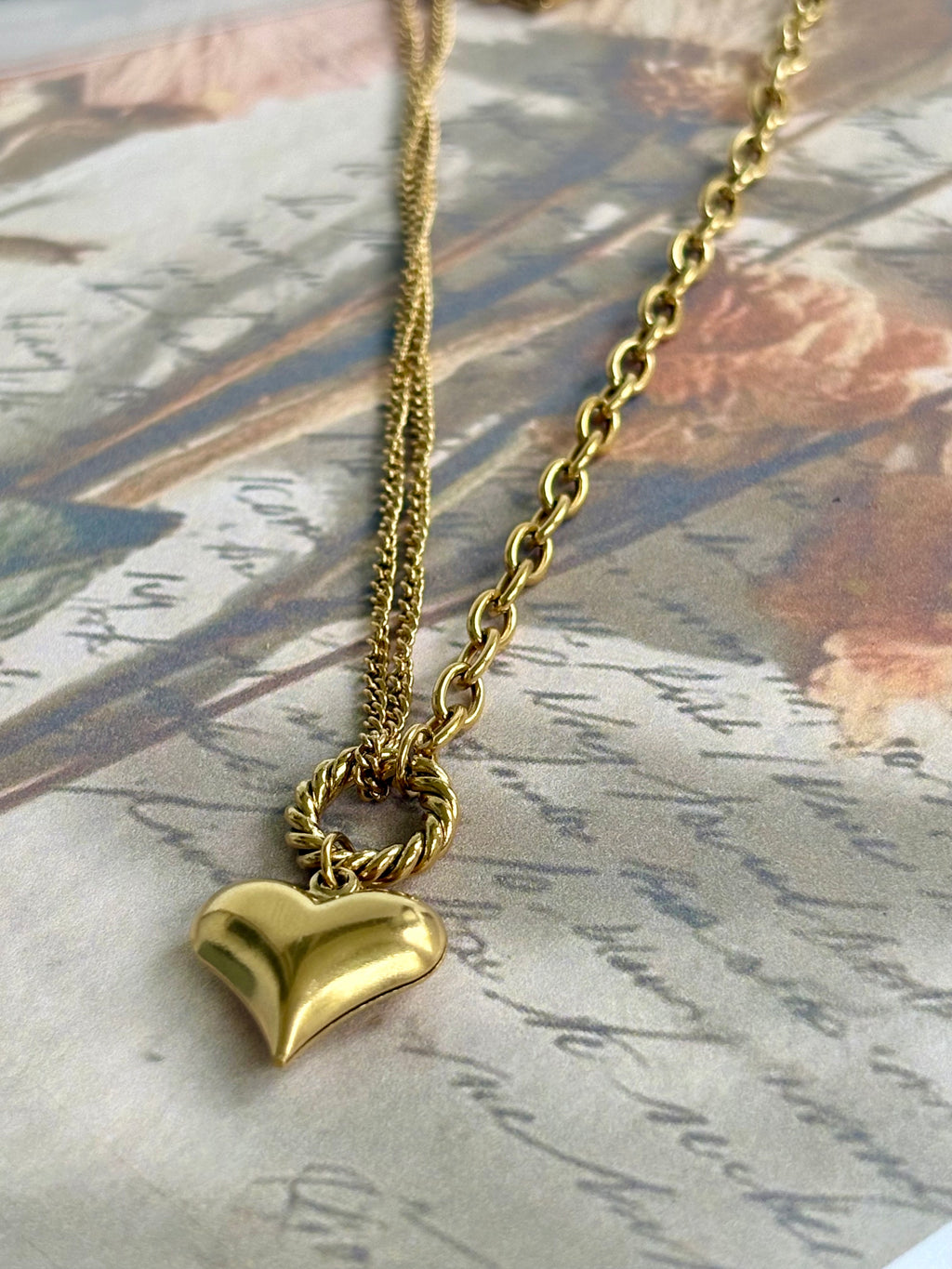 Veloura Necklace
