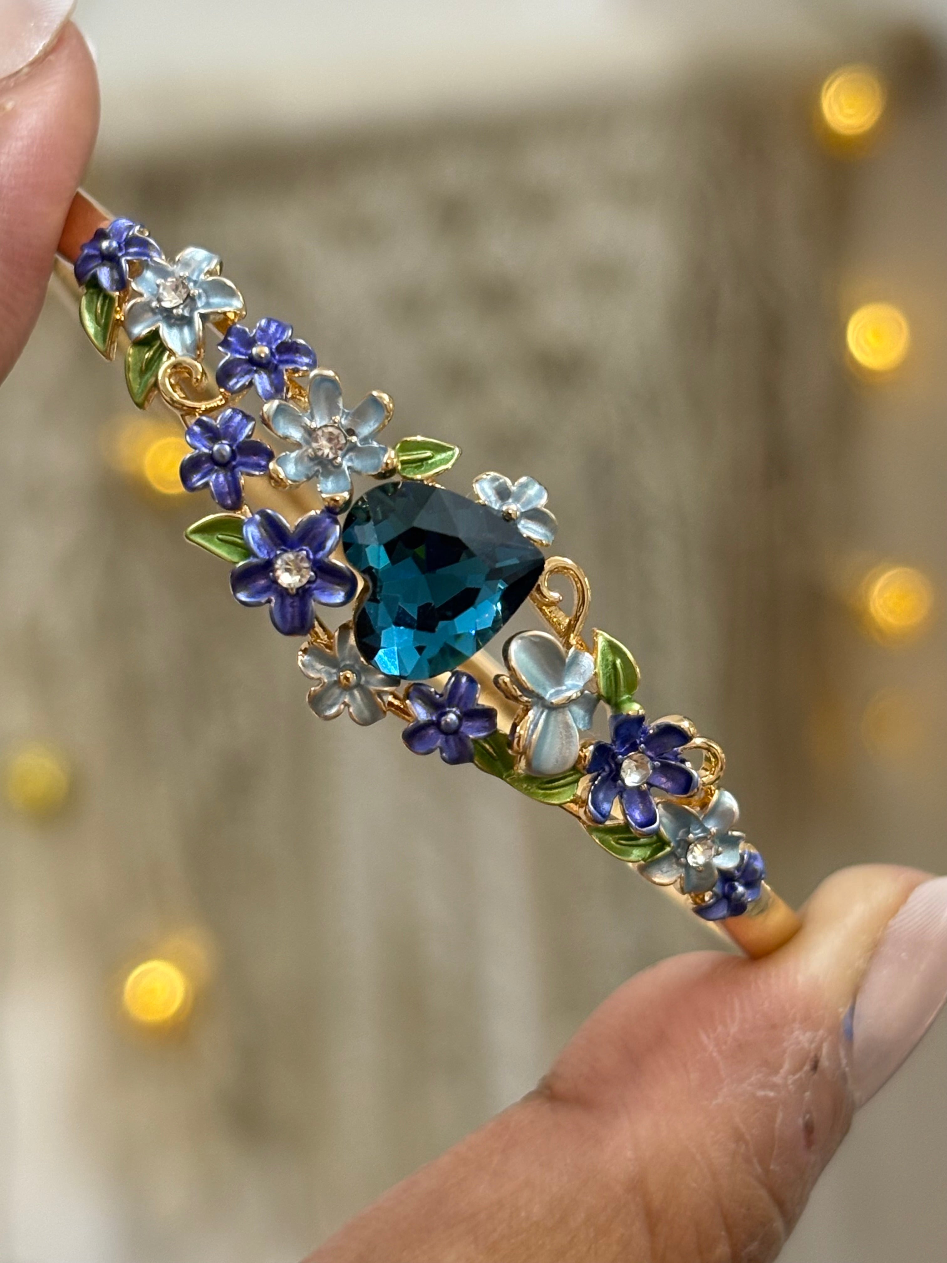Fleora Bangle Design 8