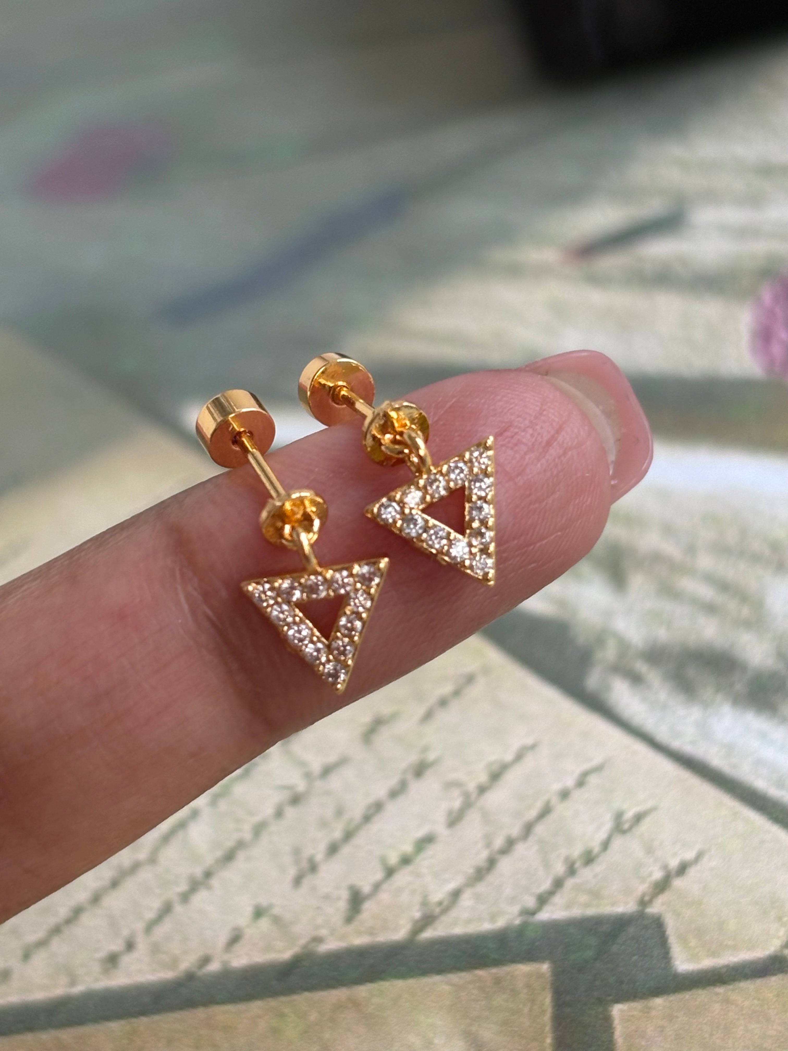 Prism Bugadi Flat Studs