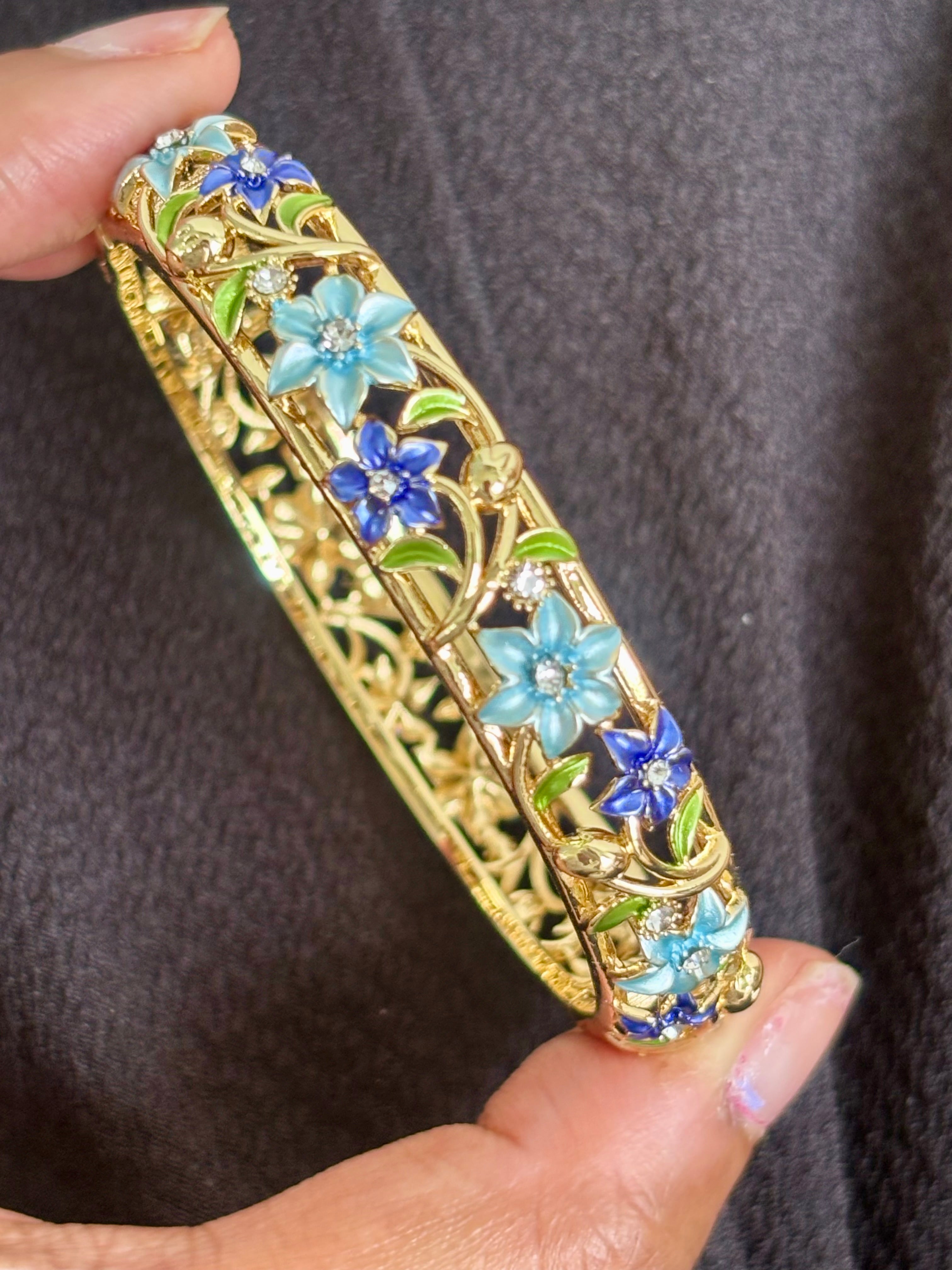 Fleora Bangle 25