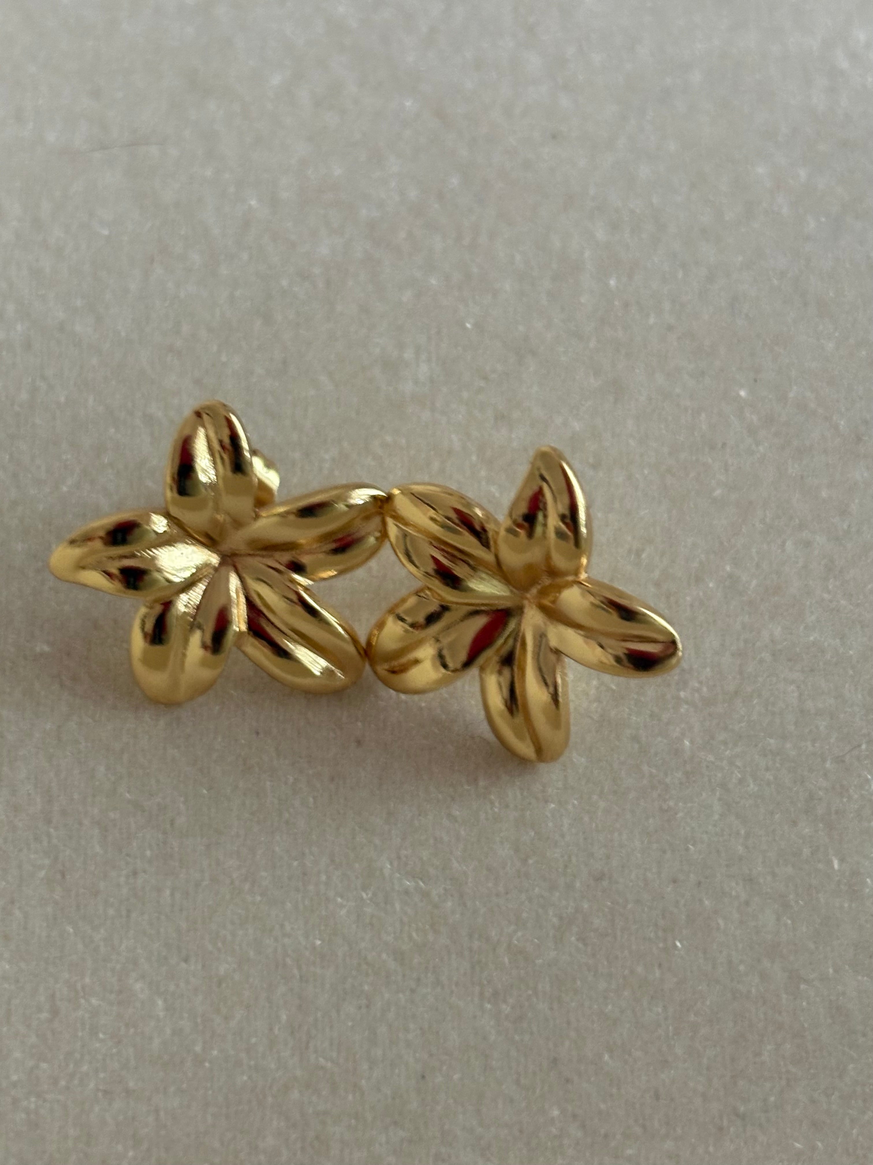 Bloom Studs
