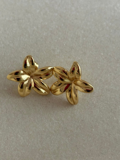 Bloom Studs