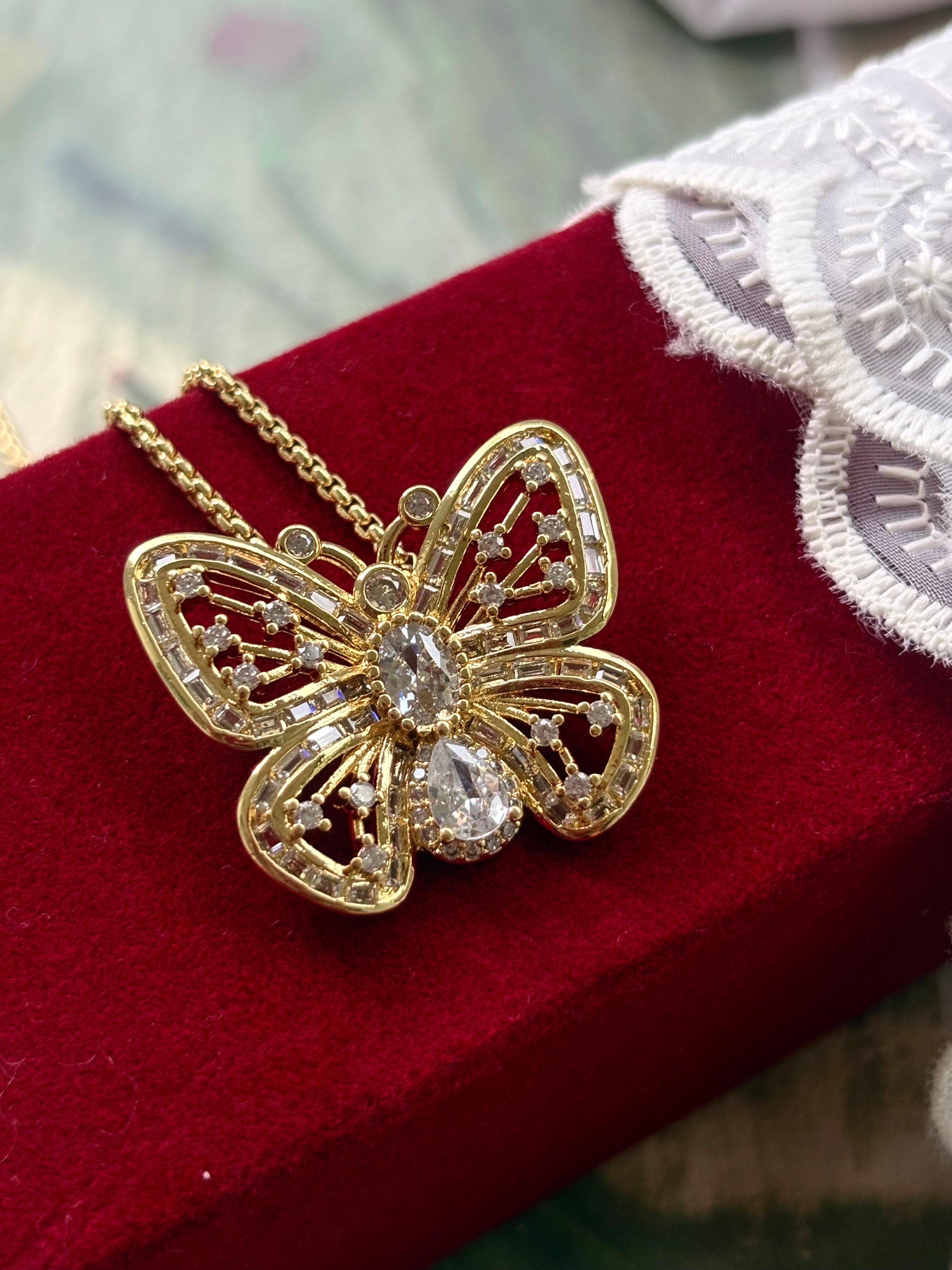 Mariposa Necklace
