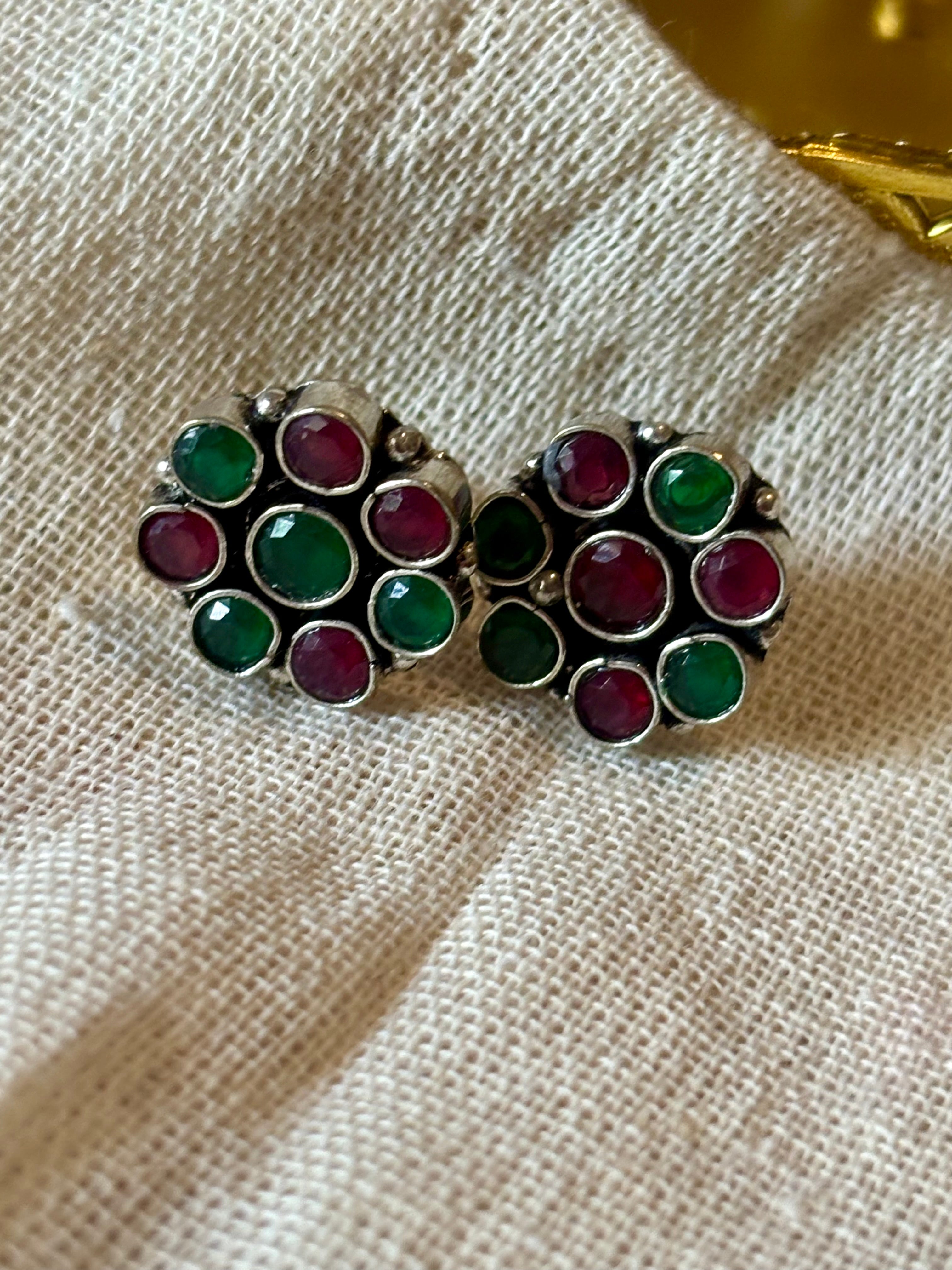 Paan Pataka Studs
