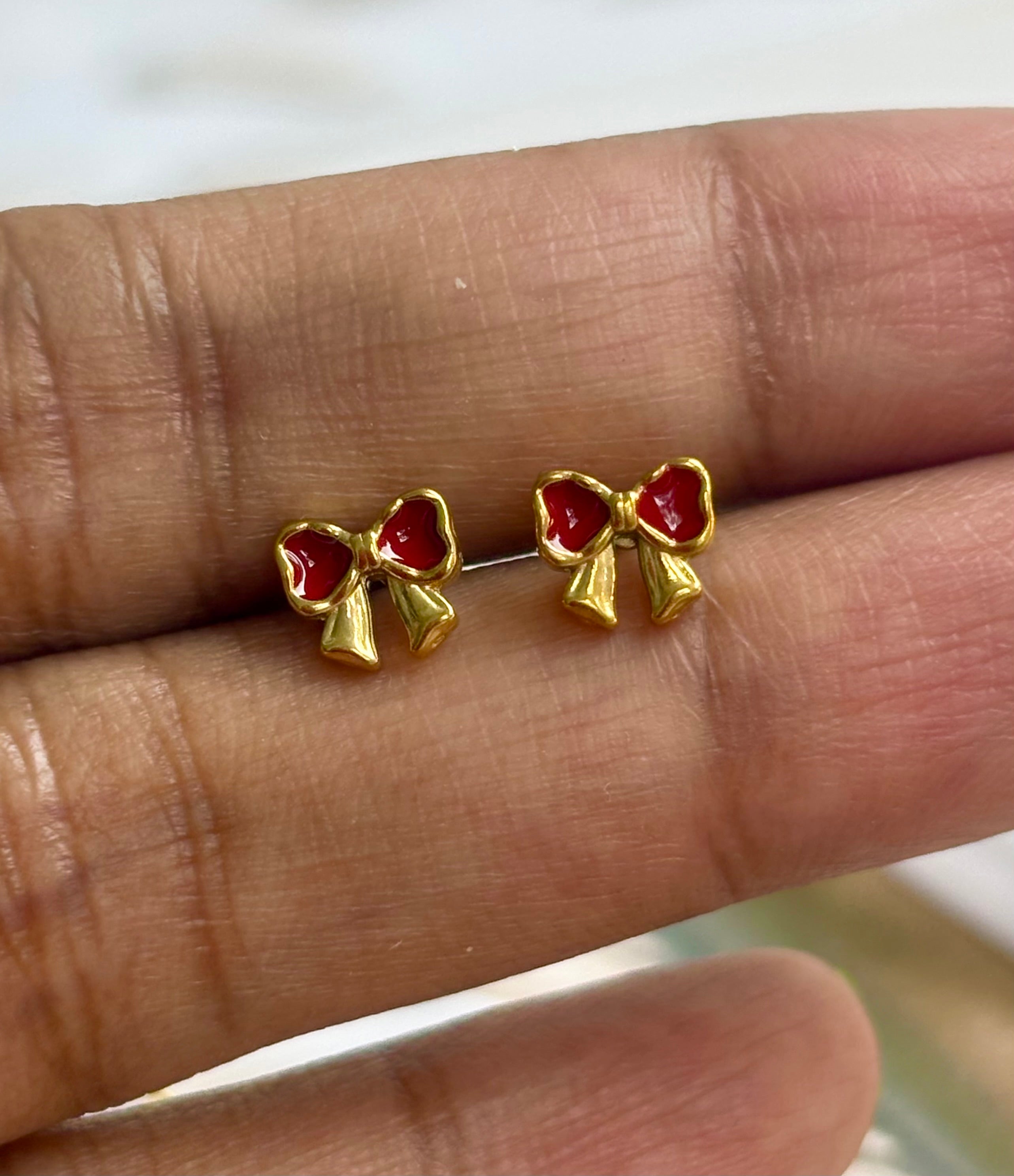 Ruby Ribbon Ball back Studs