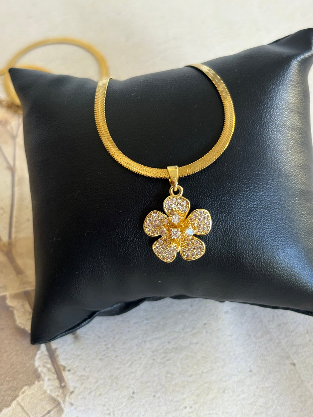 Fleur Necklace