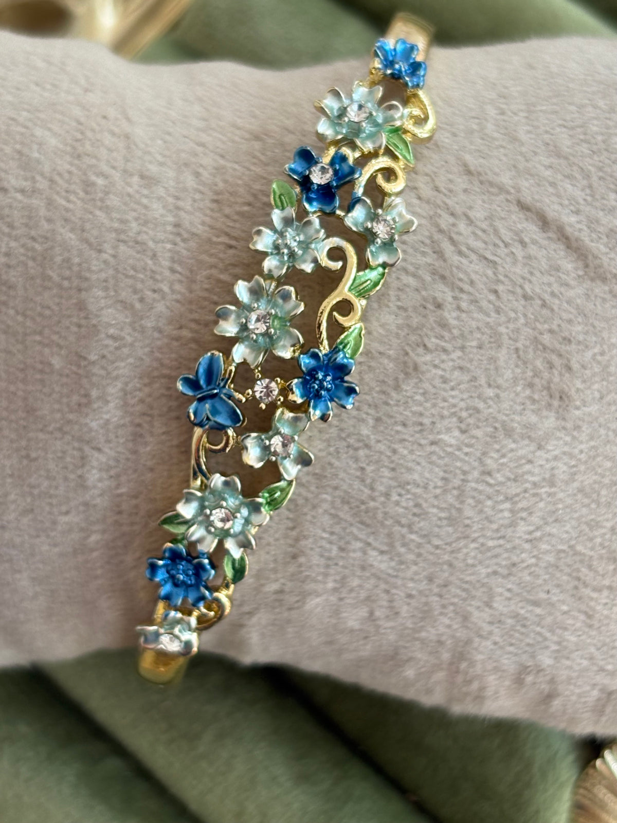 Fleora Bangle 39