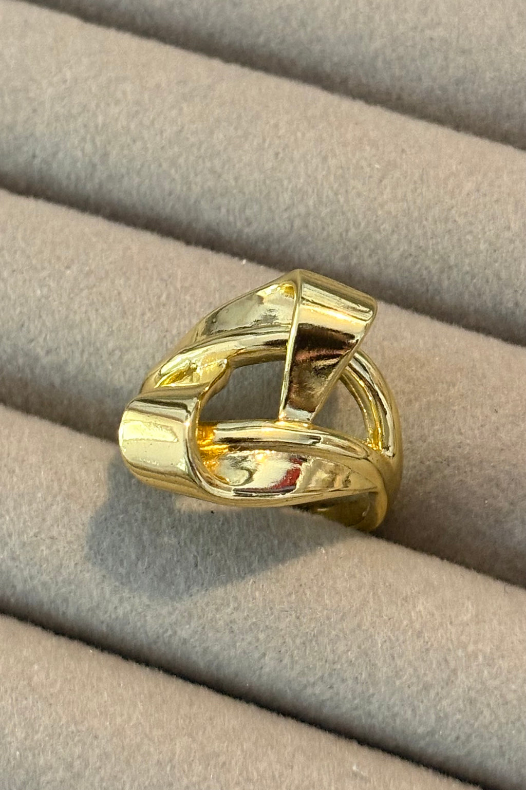 Knot Theory Ring