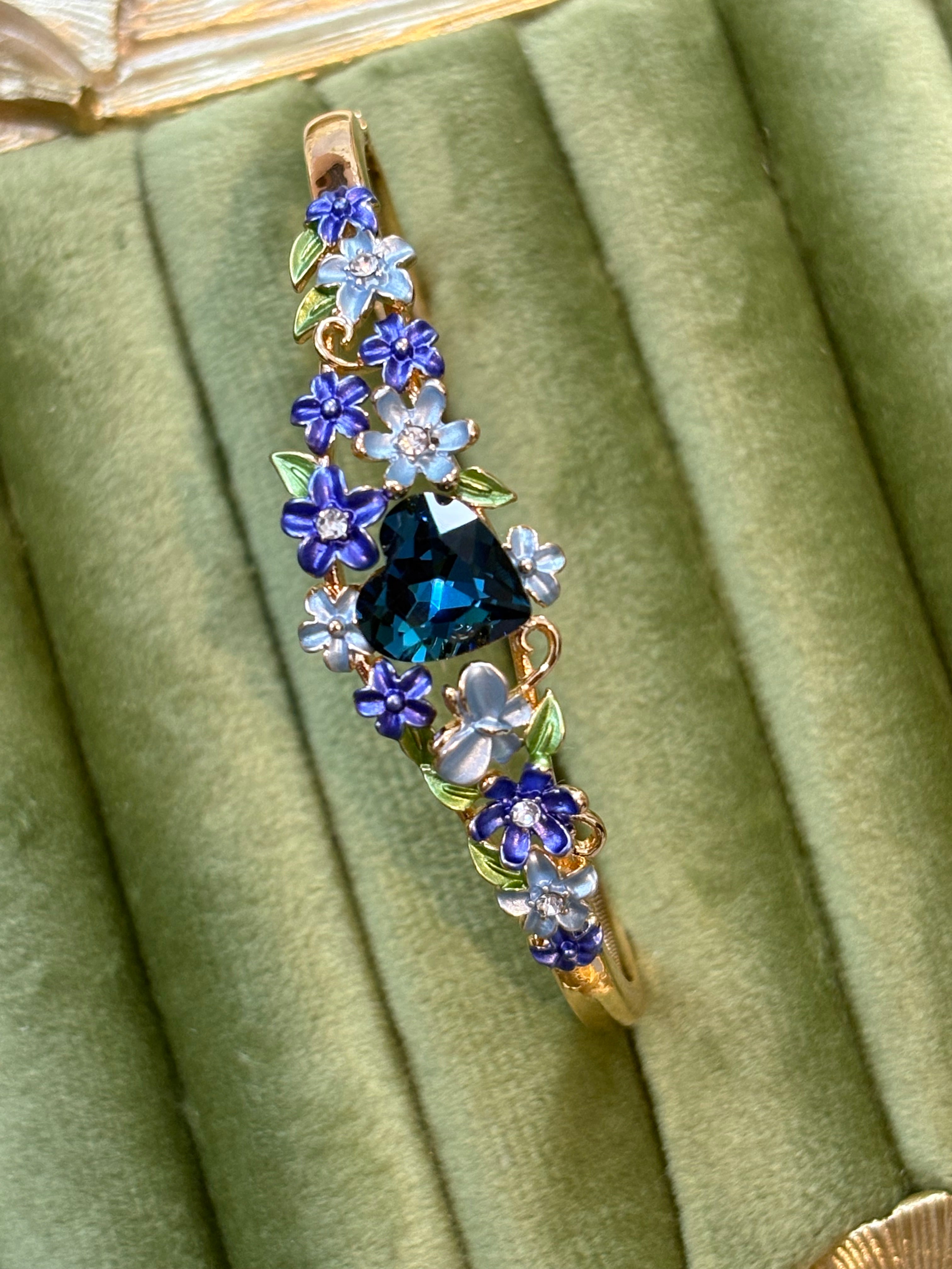 Fleora Bangle Design 8