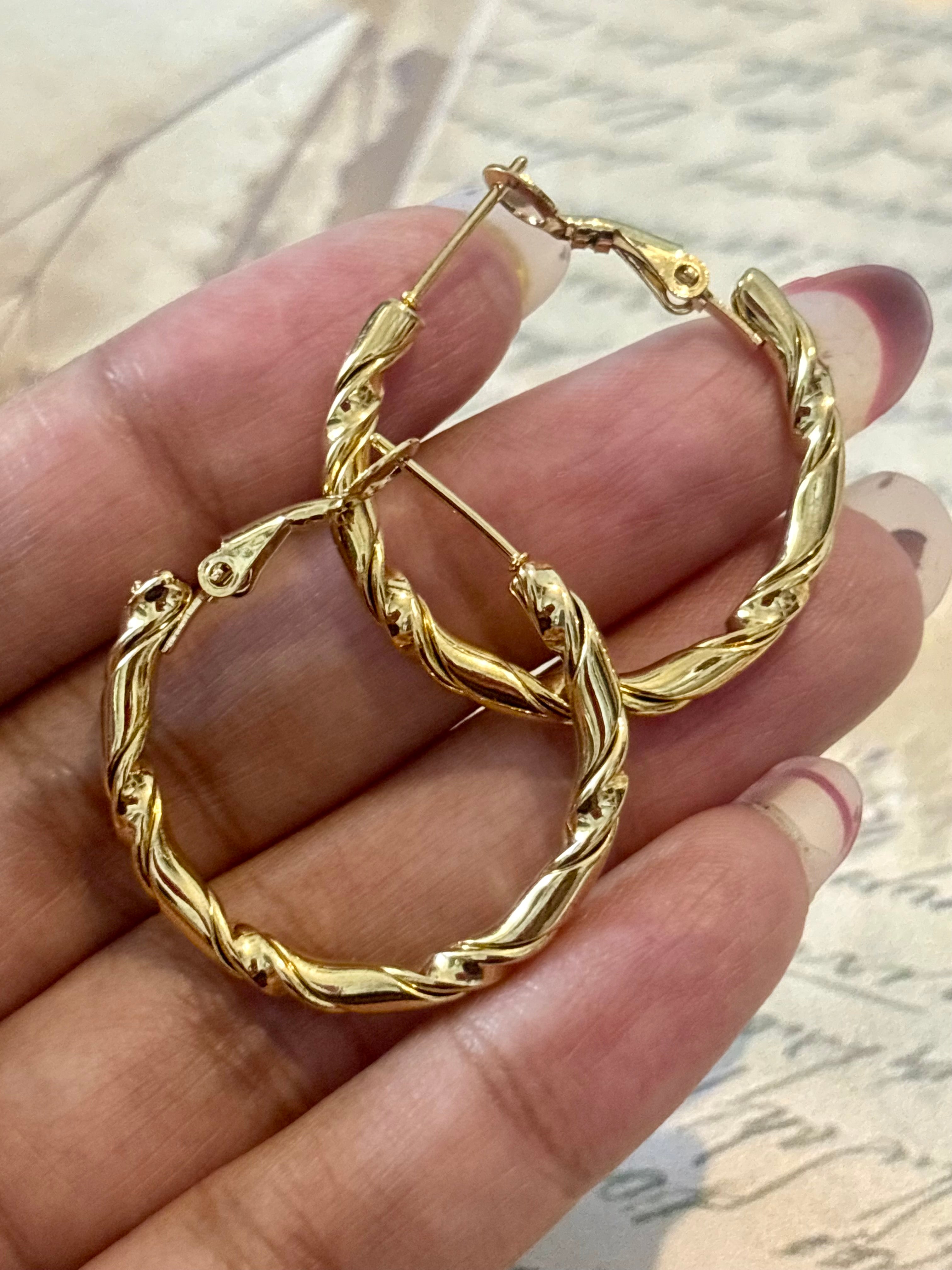 Baali Hoops