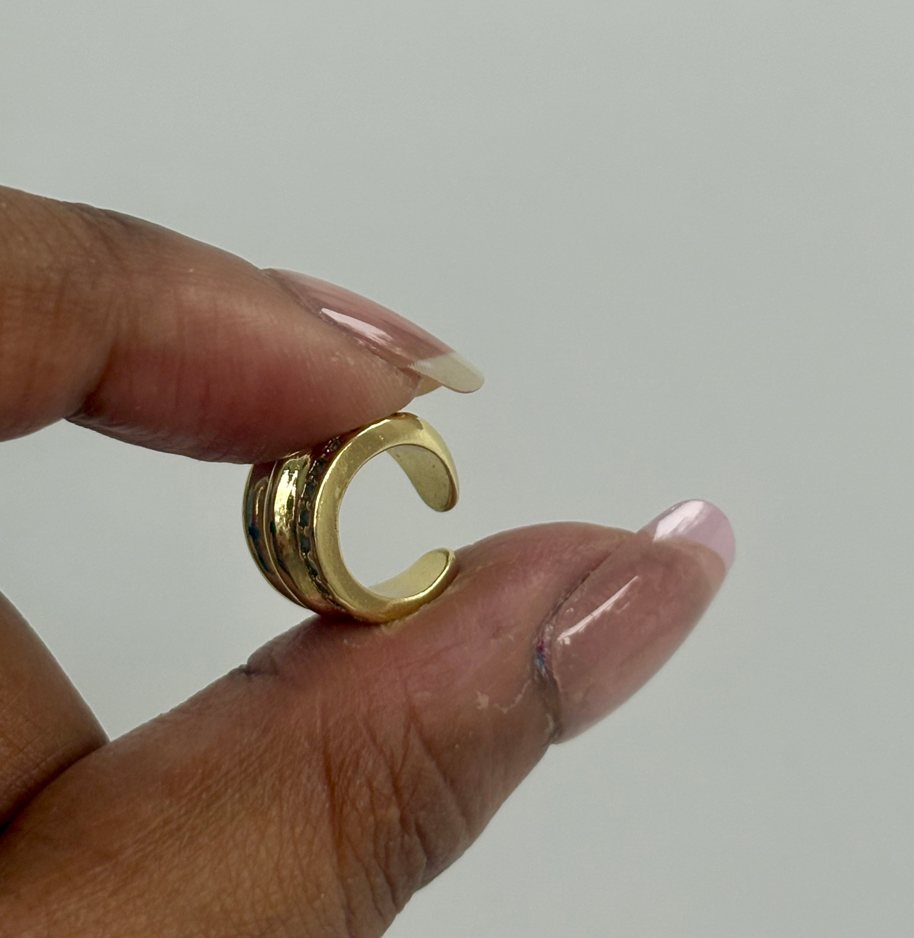 Studded Wave Earcuff