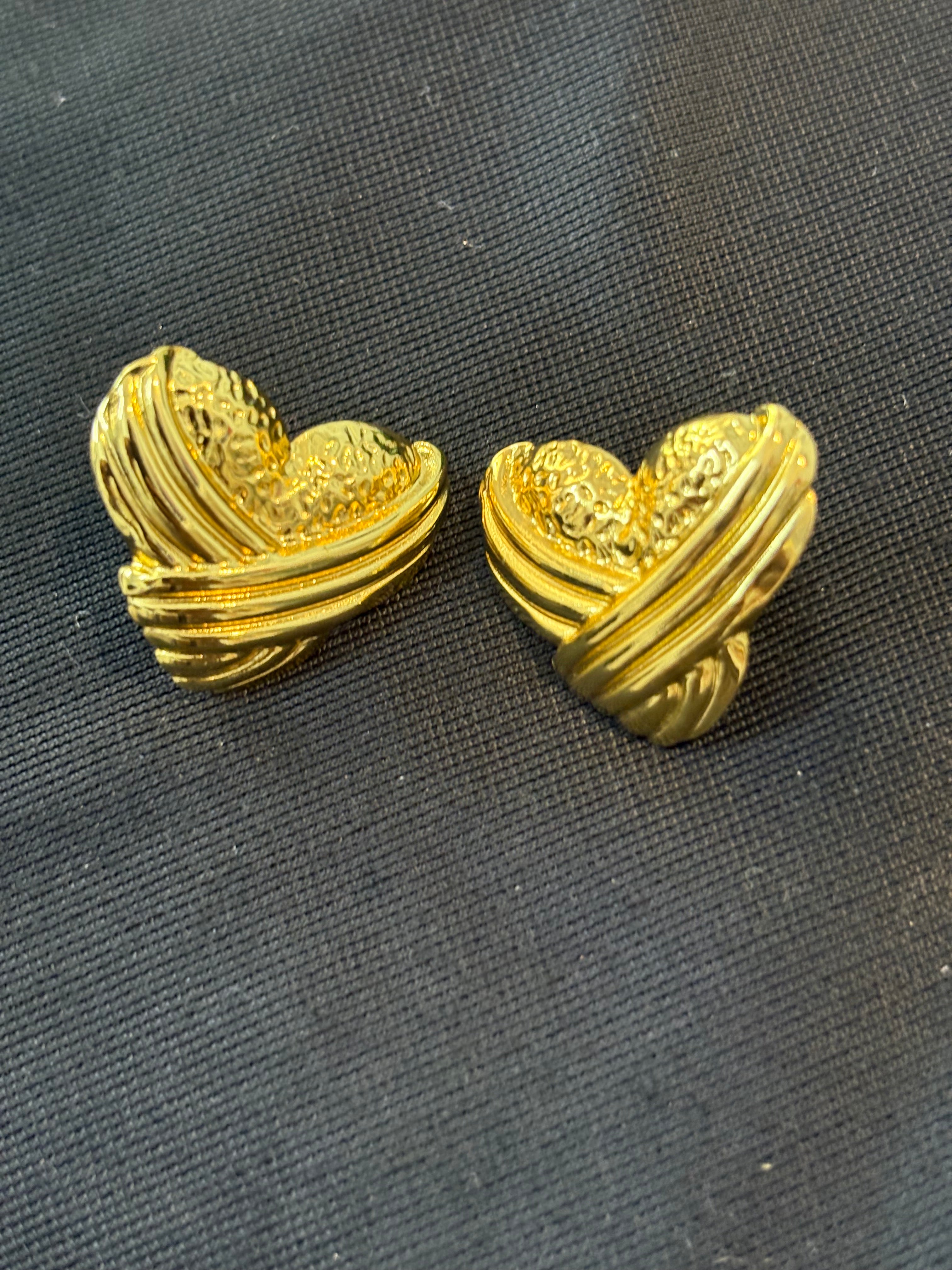 Heartwave Studs