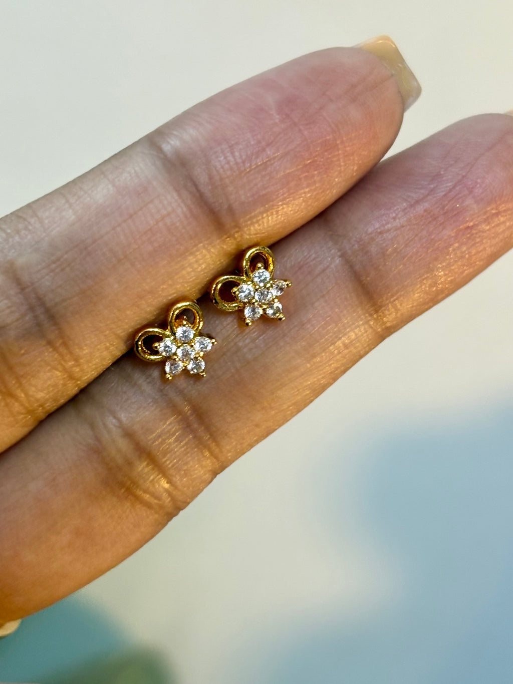 Loop Bloom Ball  Back Studs
