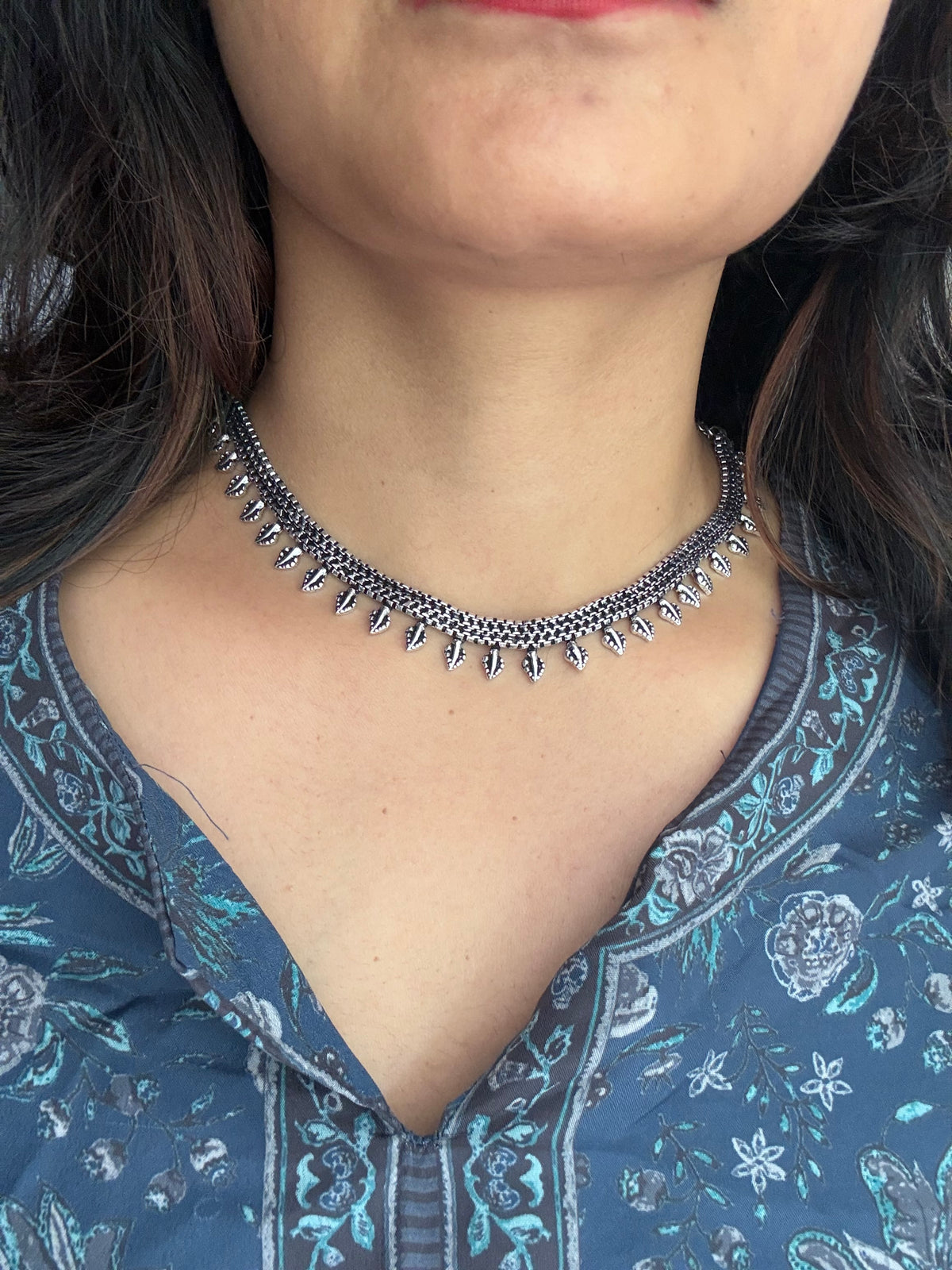 Vanya Leaf Choker