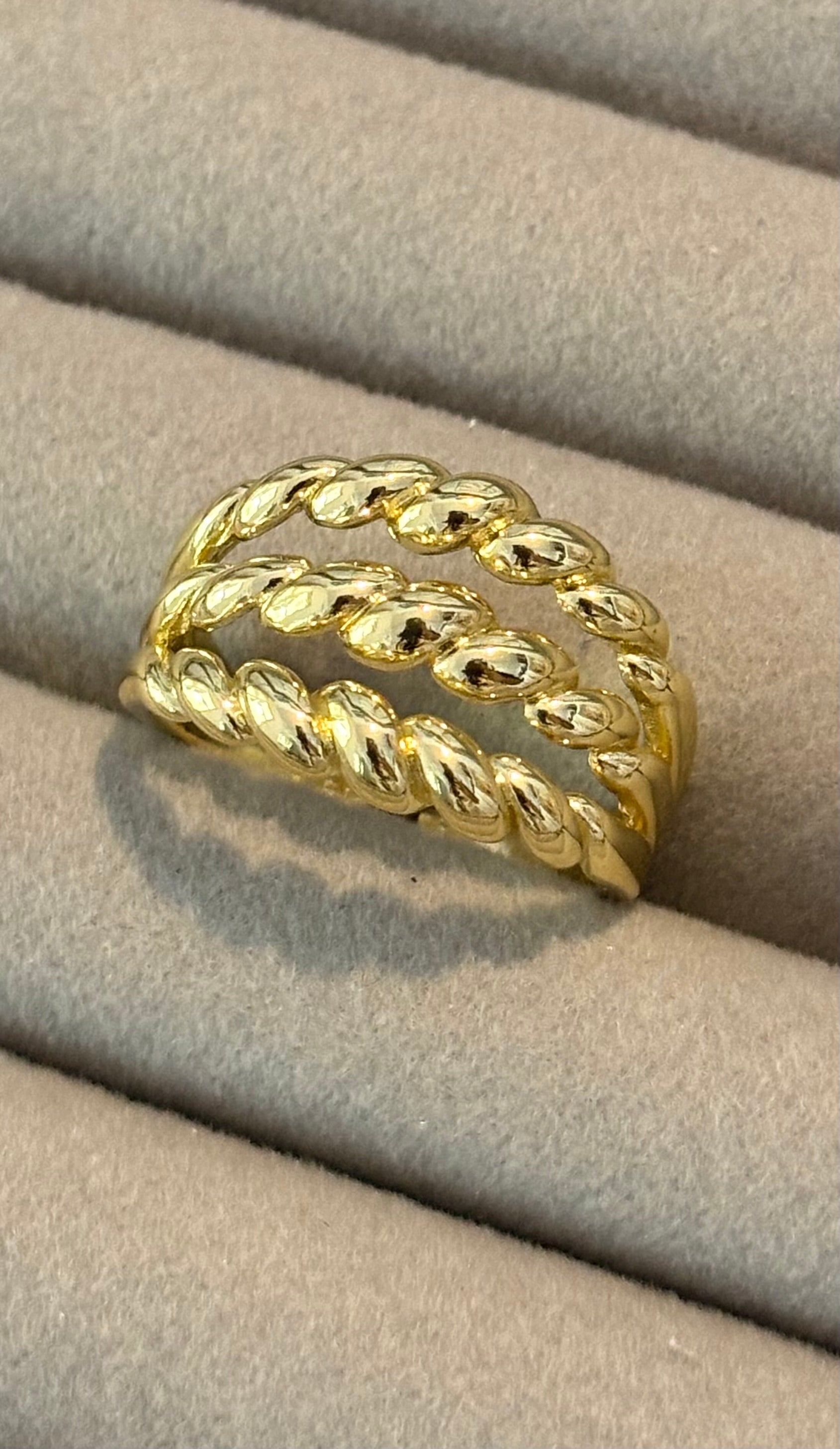 Link Me up Ring