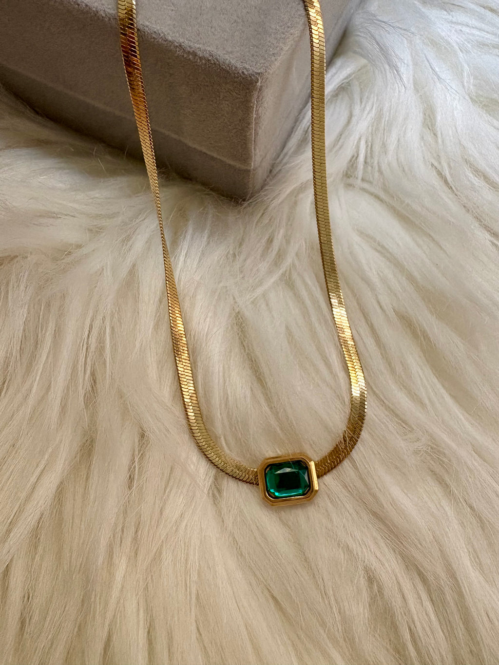 Emerald Glow Necklace