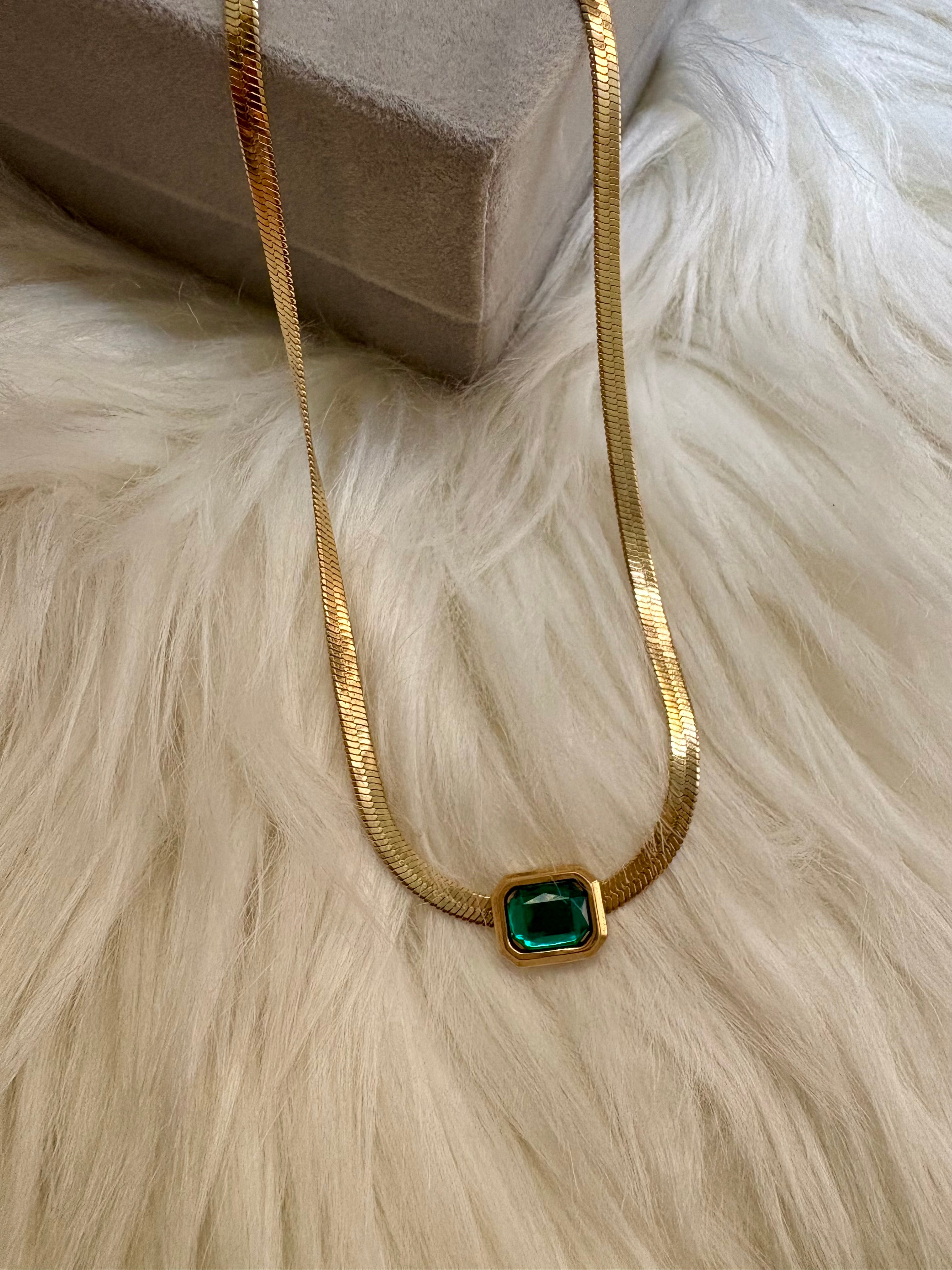 Emerald Glow Necklace