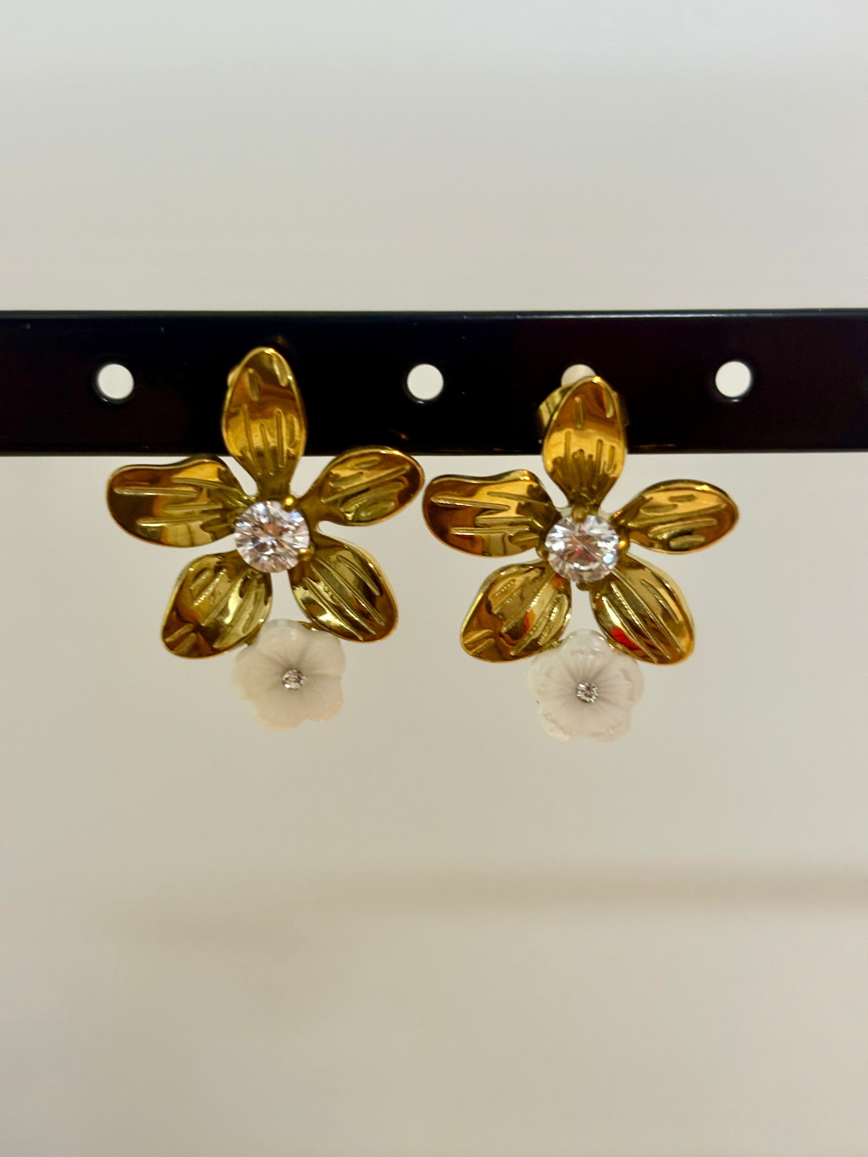 Lumi flora Studs