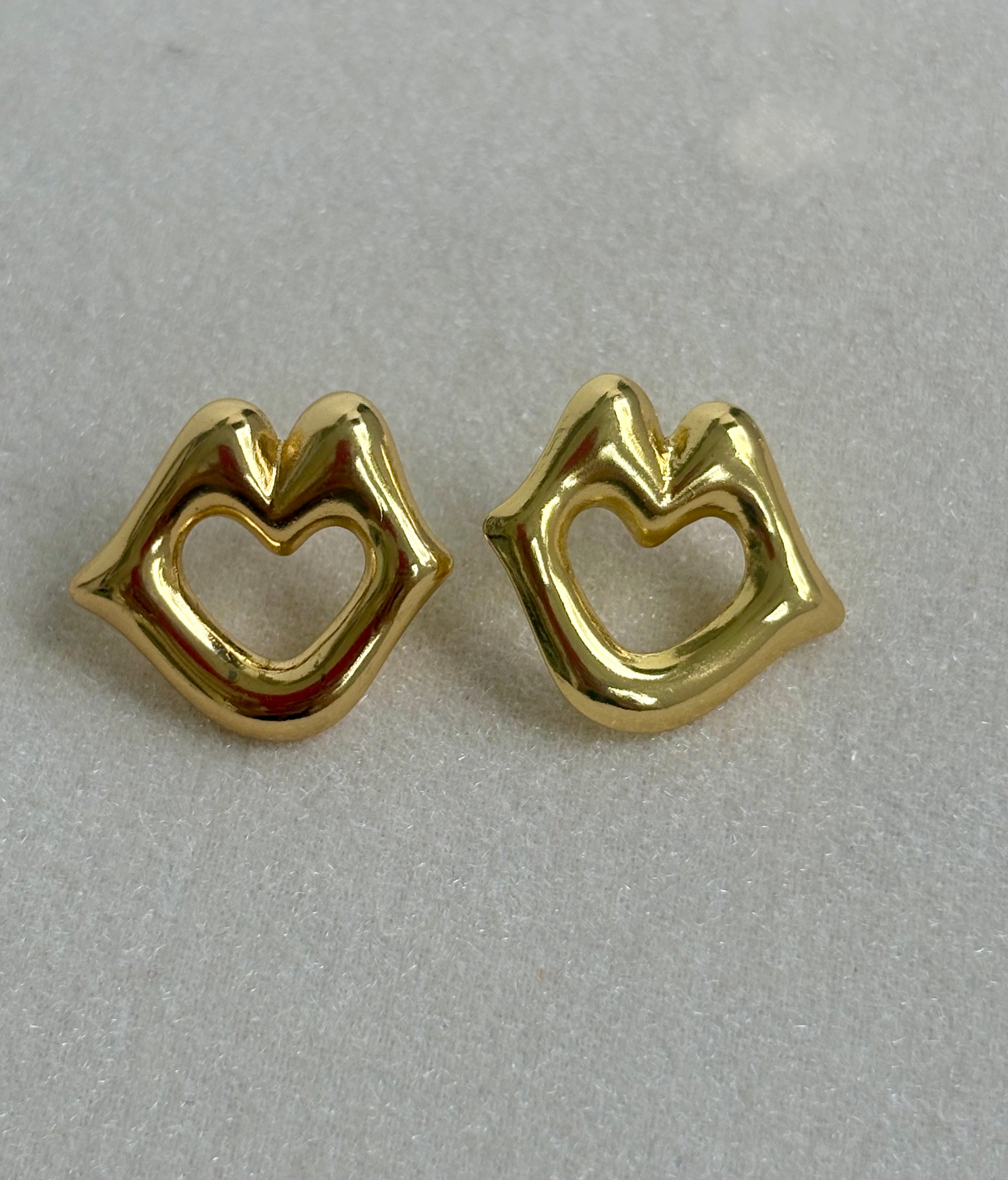 Melting Heart studs