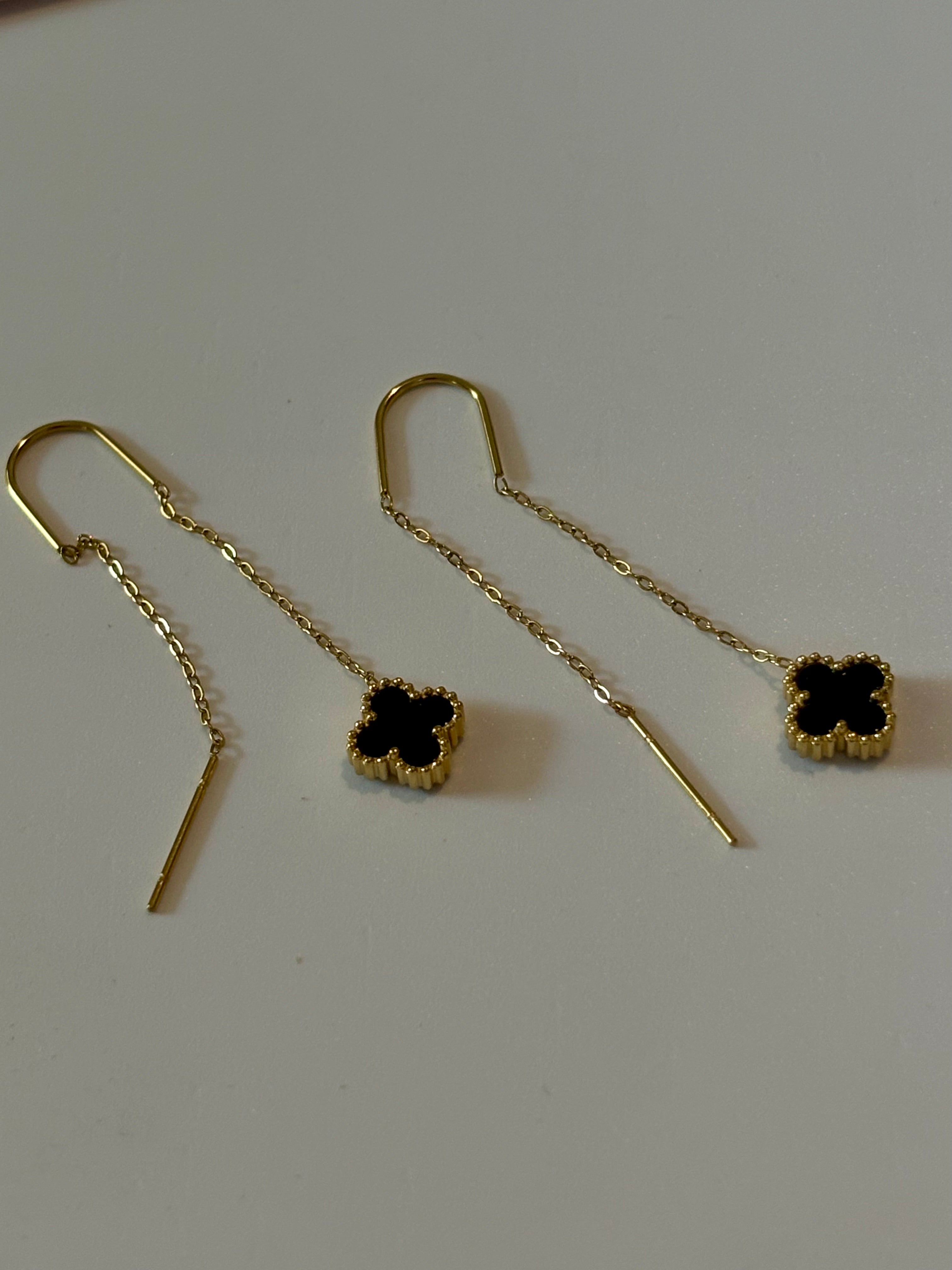 Clover Sui Dhaaga Earrings