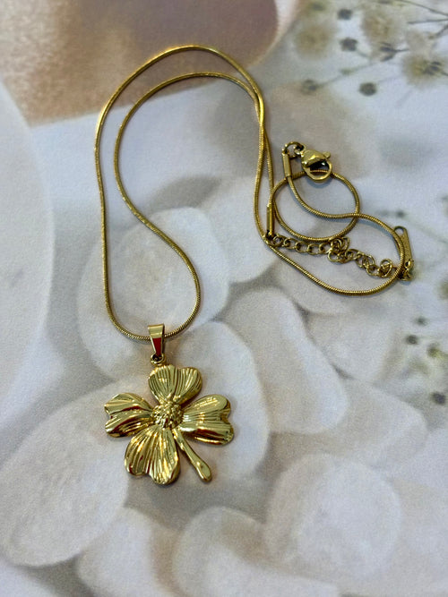 Clovera Necklace