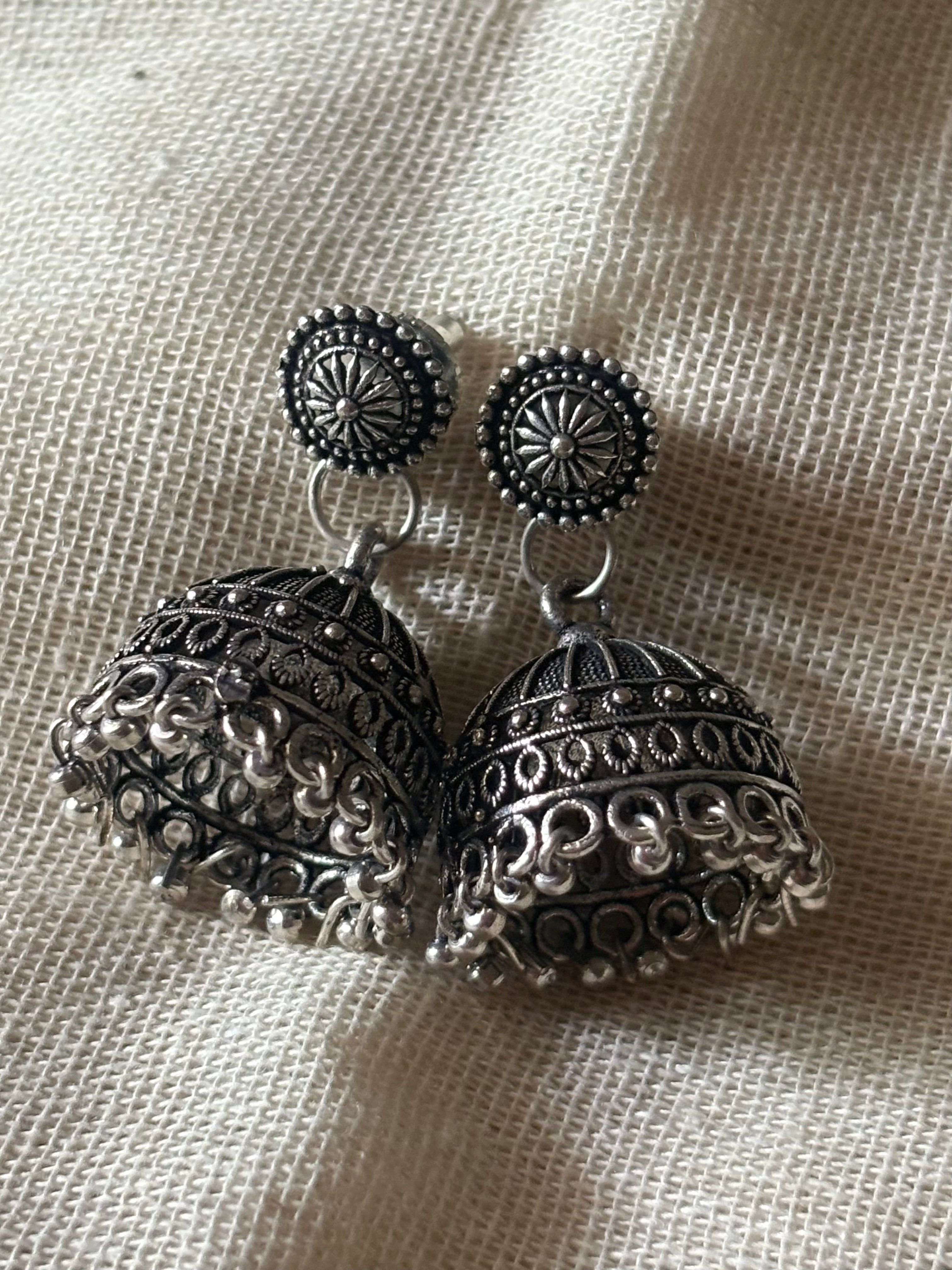 Mehr Jhumkas