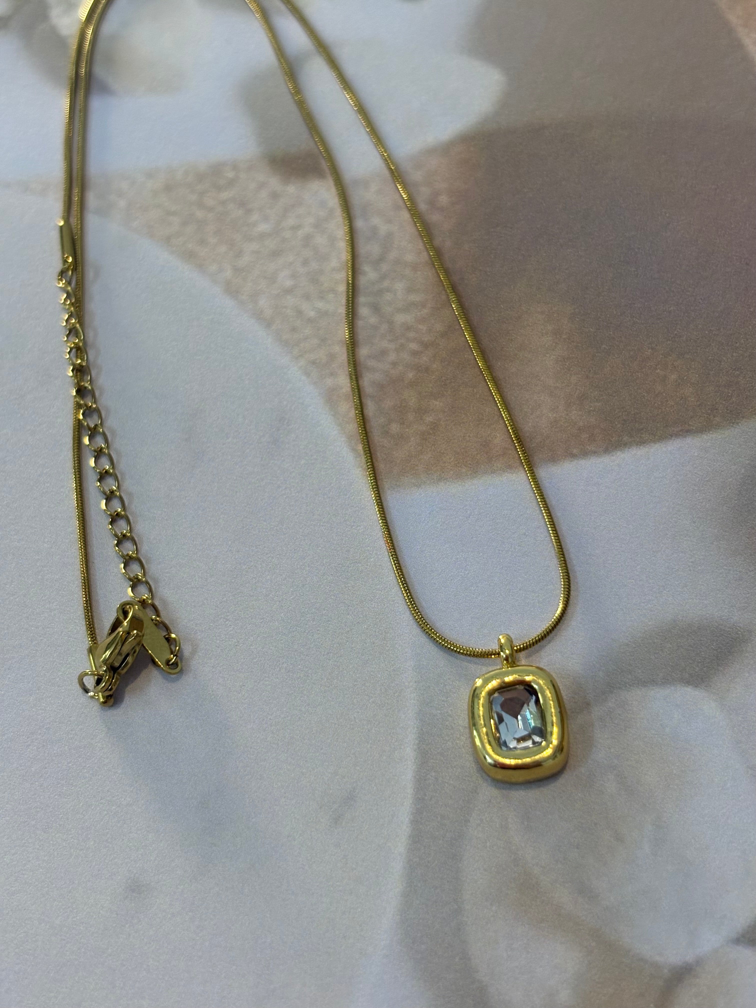 Elara Necklace