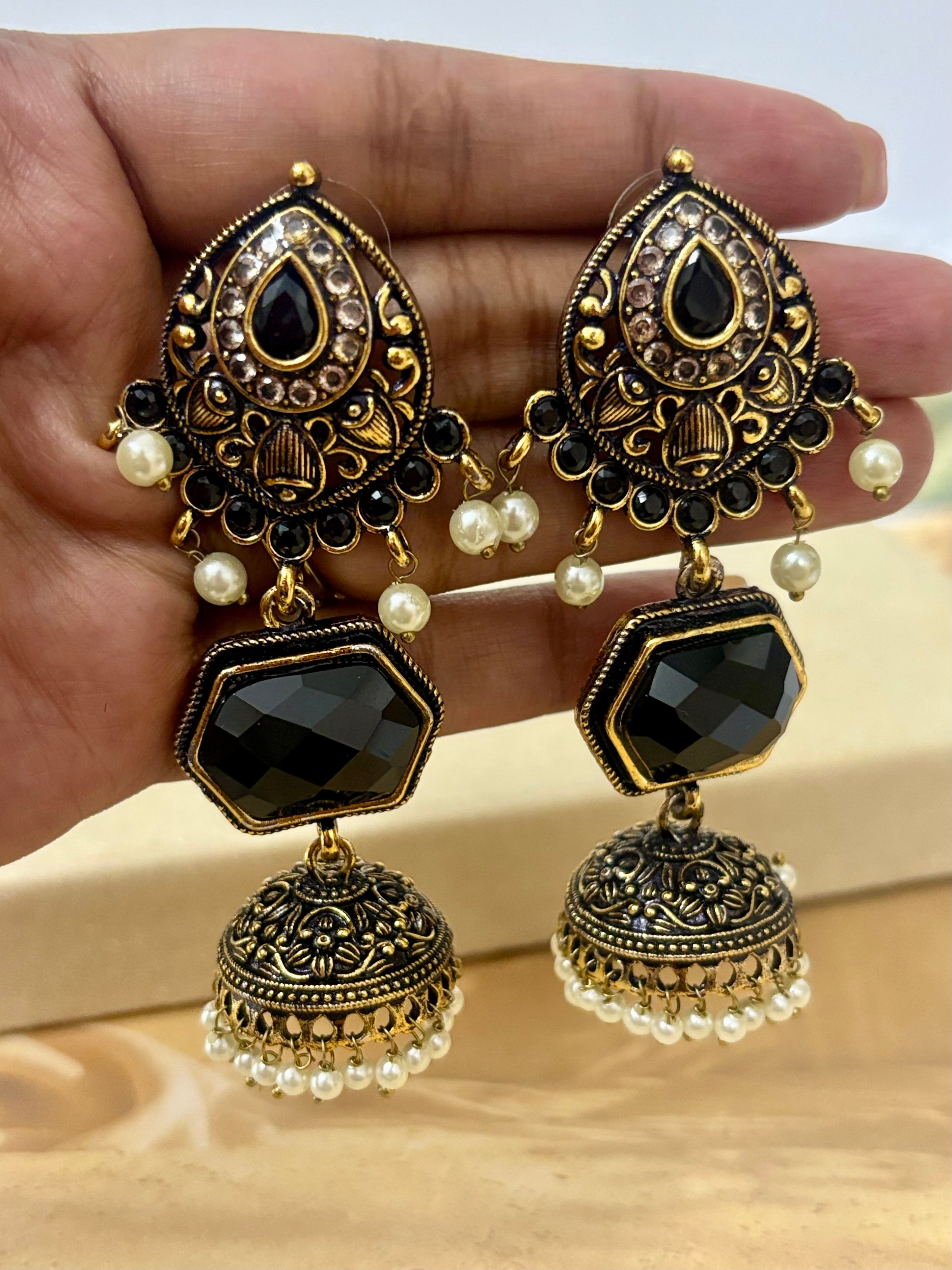 Seesh e Mahal Jhumki