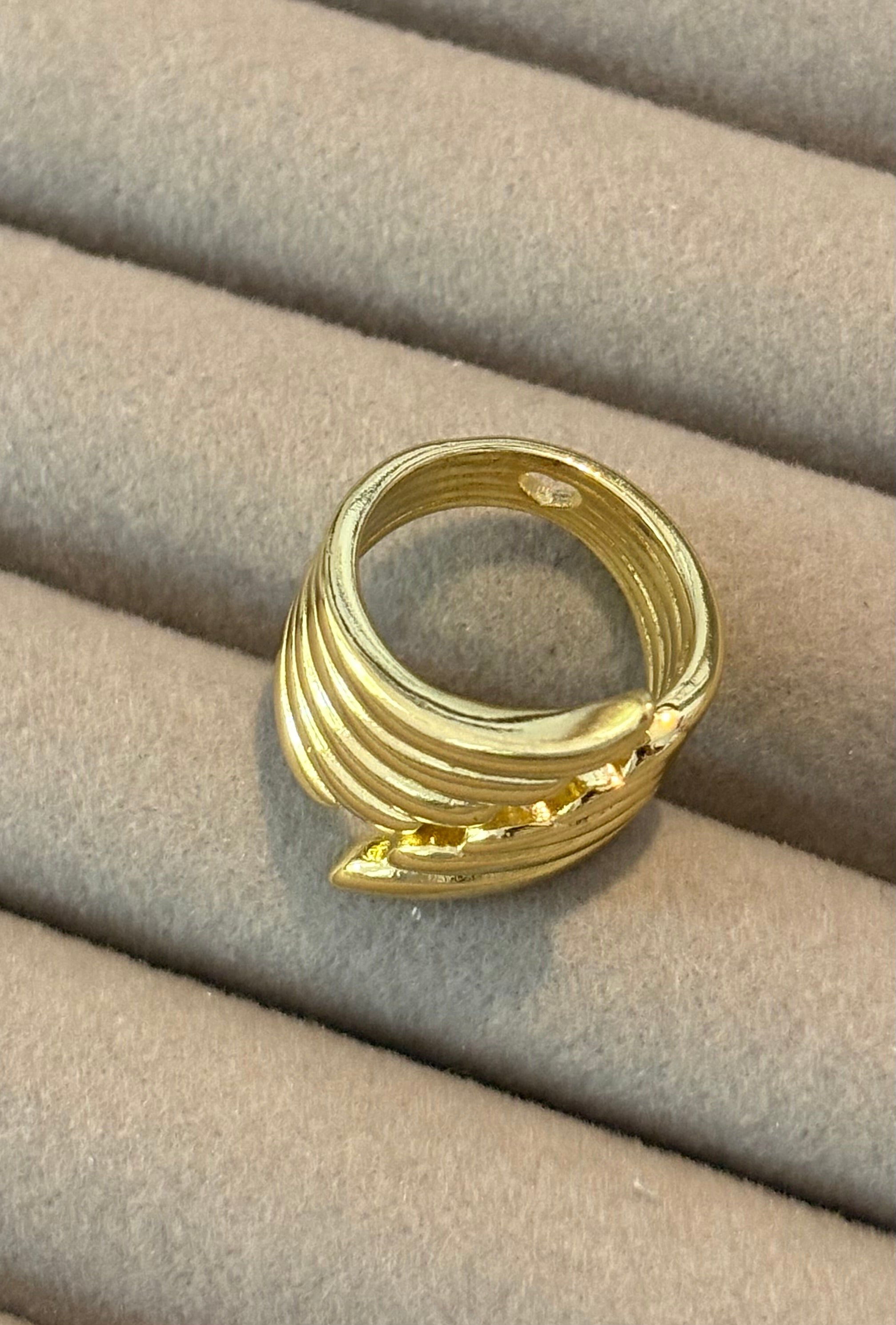 Golden Claw Ring