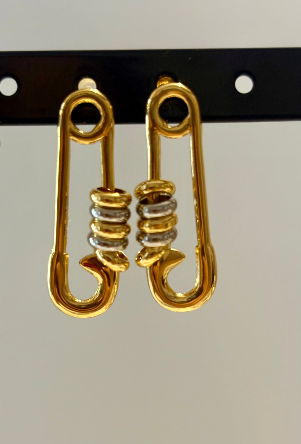 Pinpoint Studs