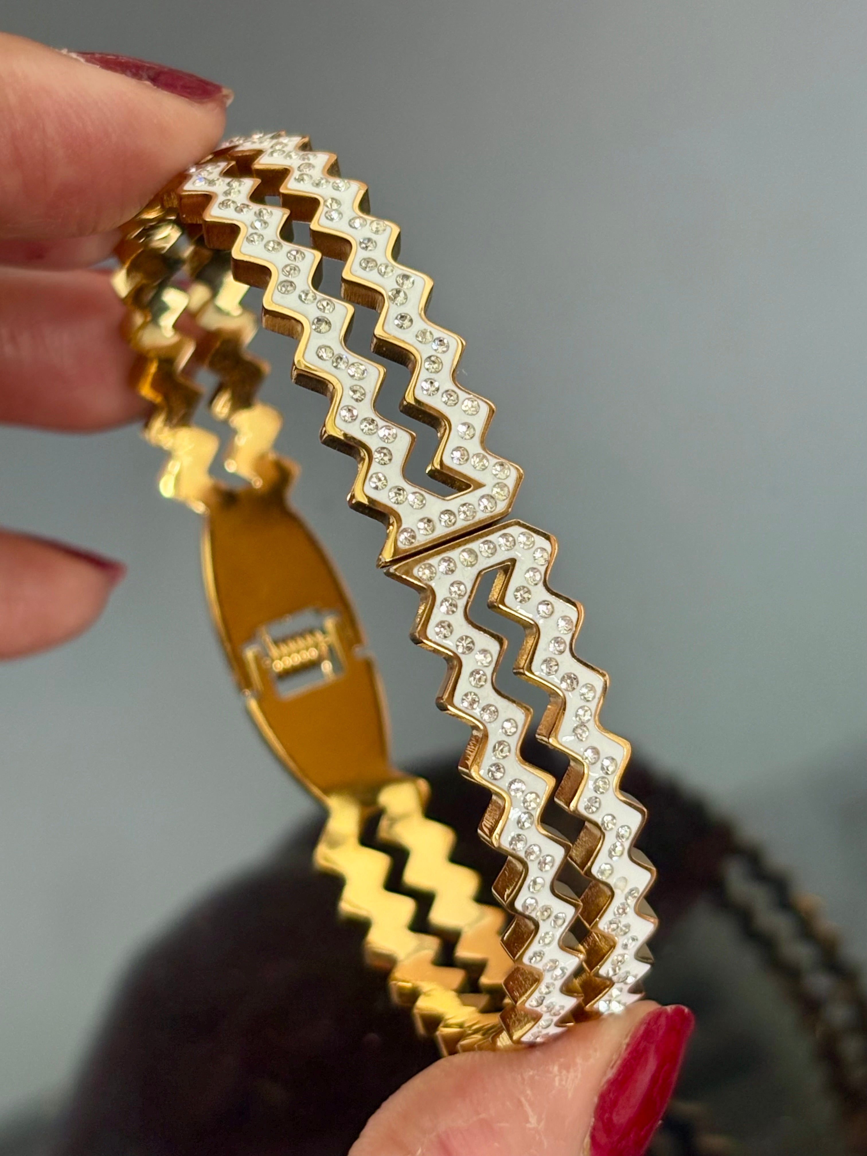 Voltage Kada