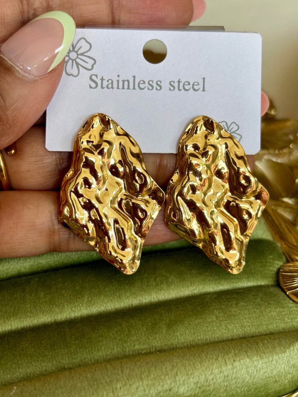 Aurex Studs
