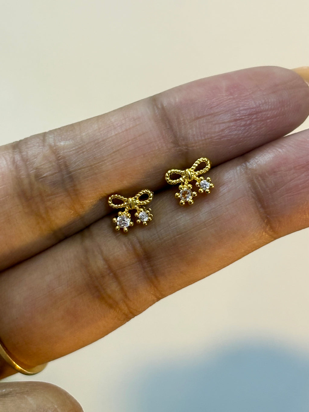 Bow Ball Back Studs