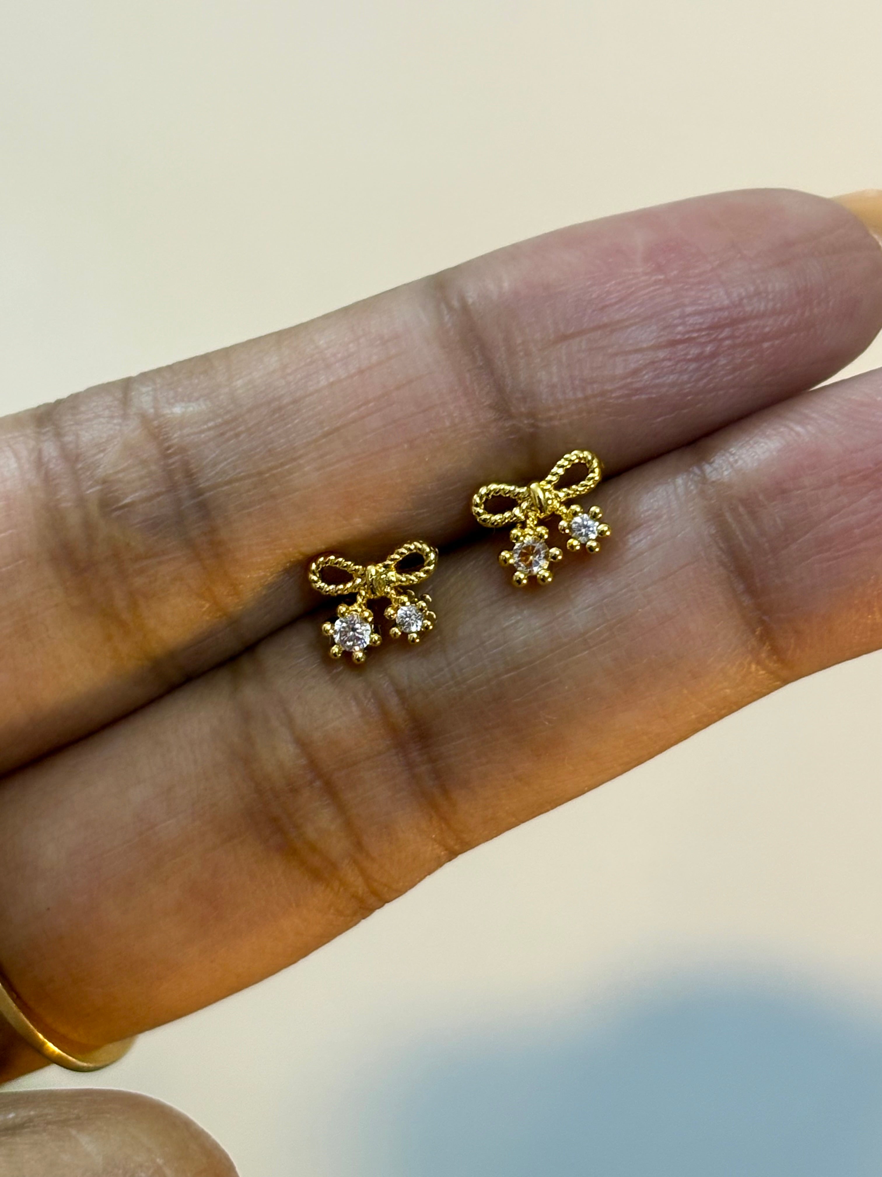 Bow Ball Back Studs