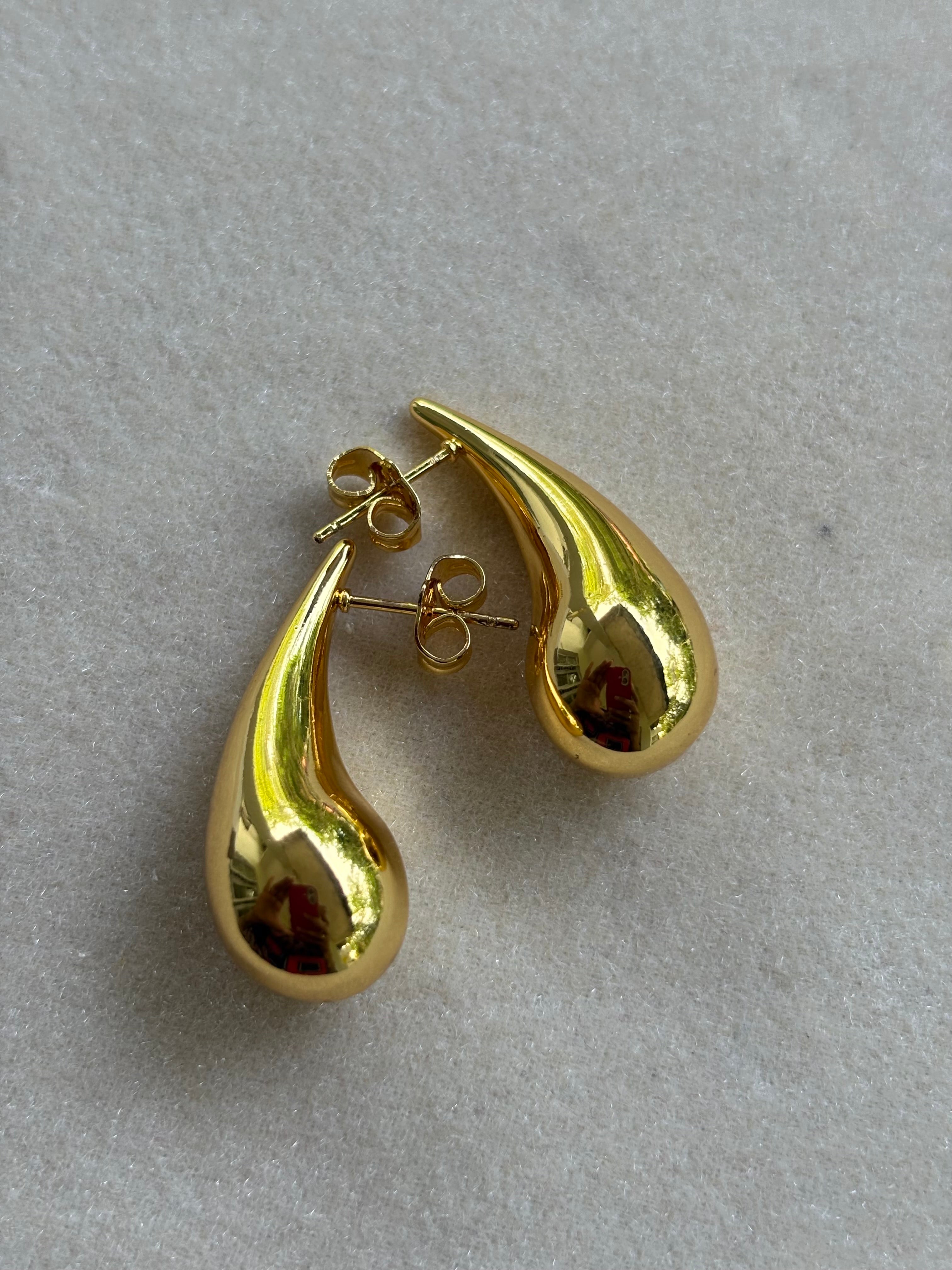 Liquid Drop Studs