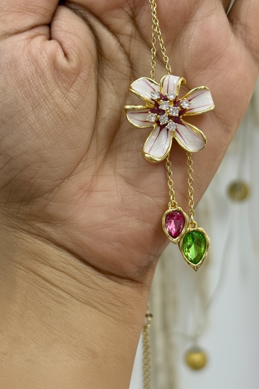 Fleora Petal Necklace