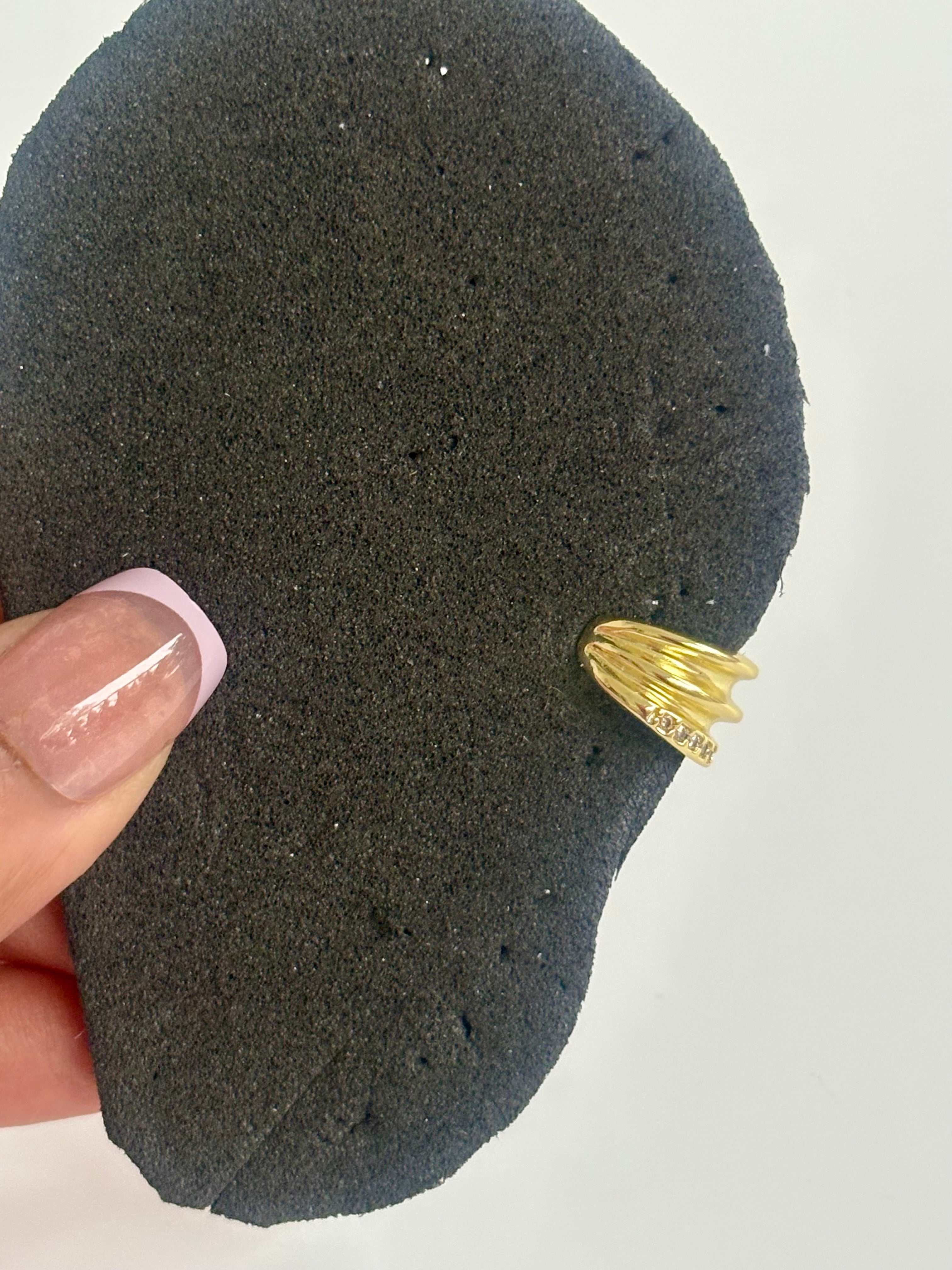 Studded Wave Earcuff