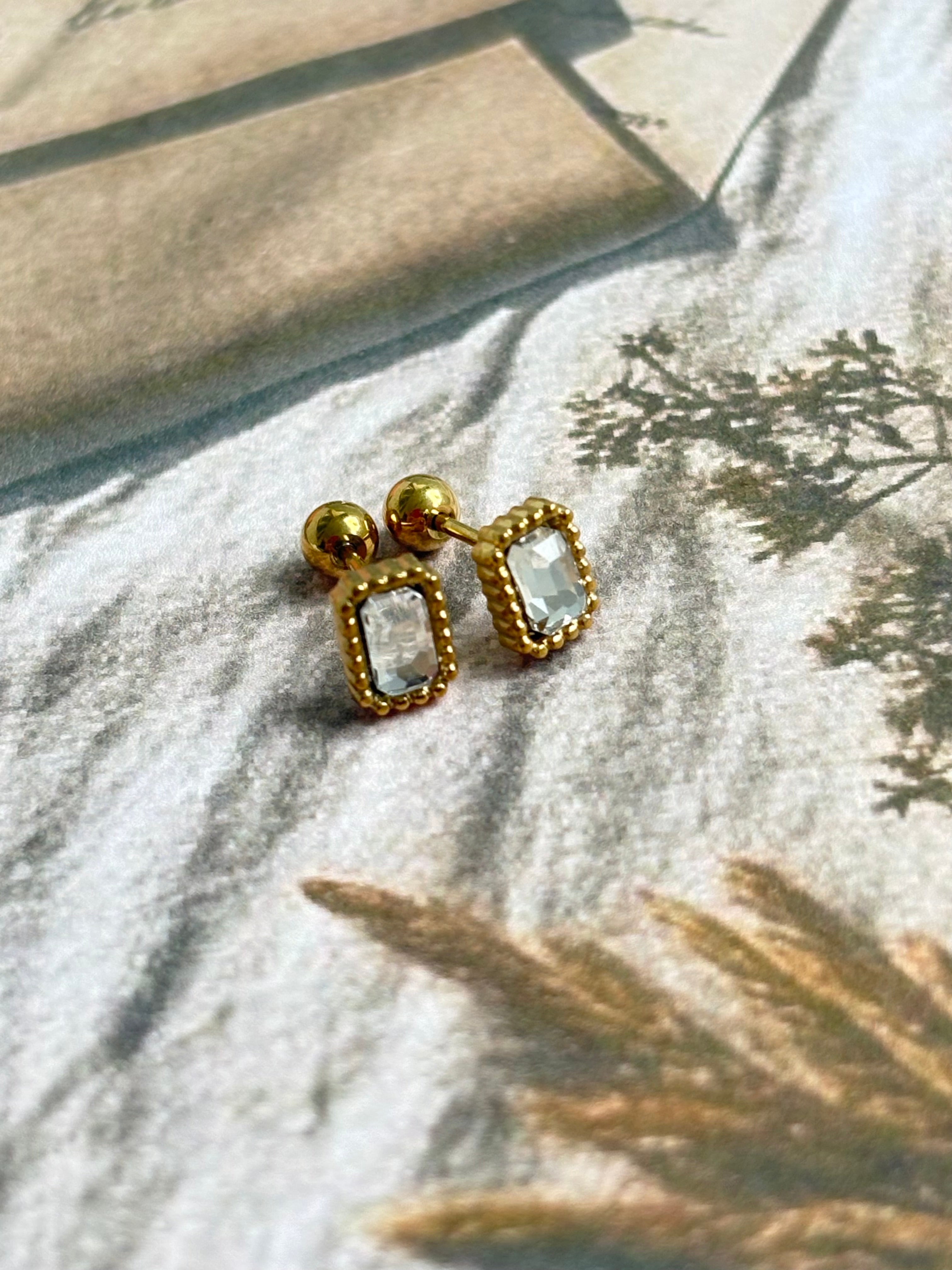 Shine Ball Back Studs