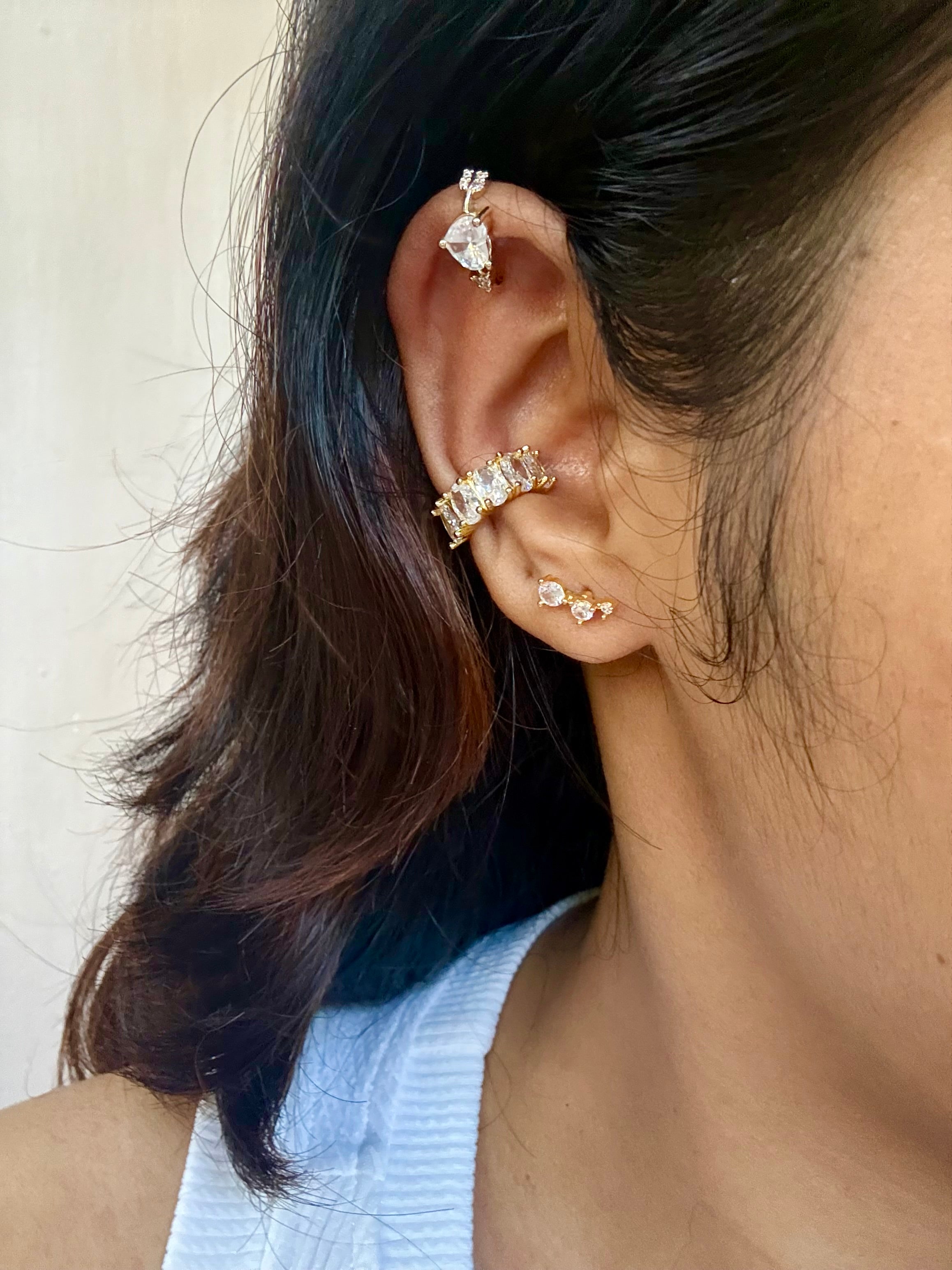 Plot Twist Earcuff