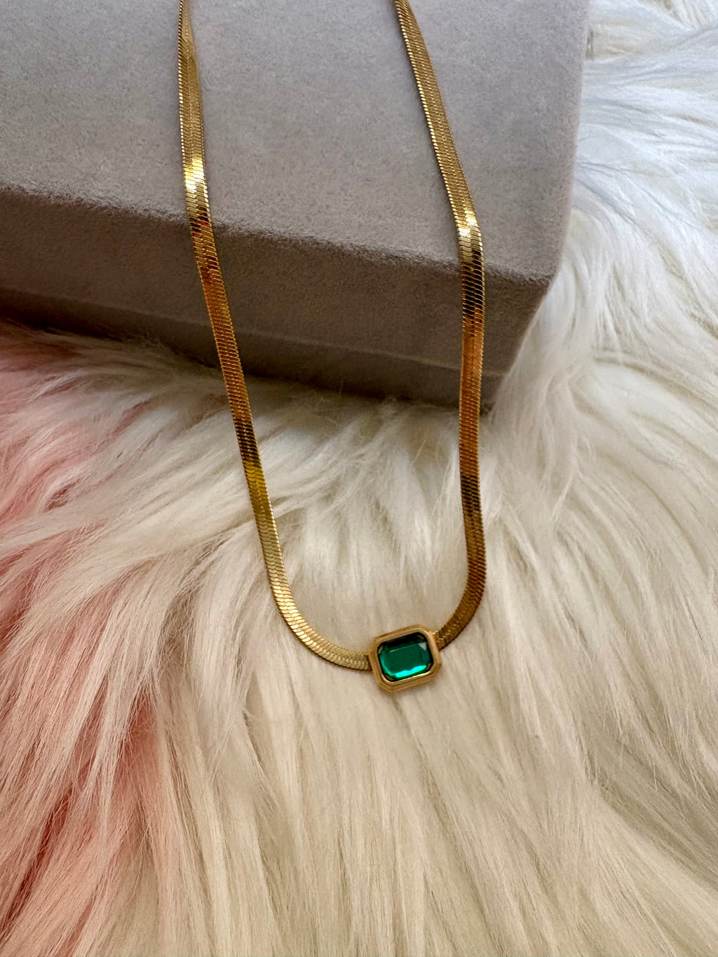 Emerald Glow Necklace