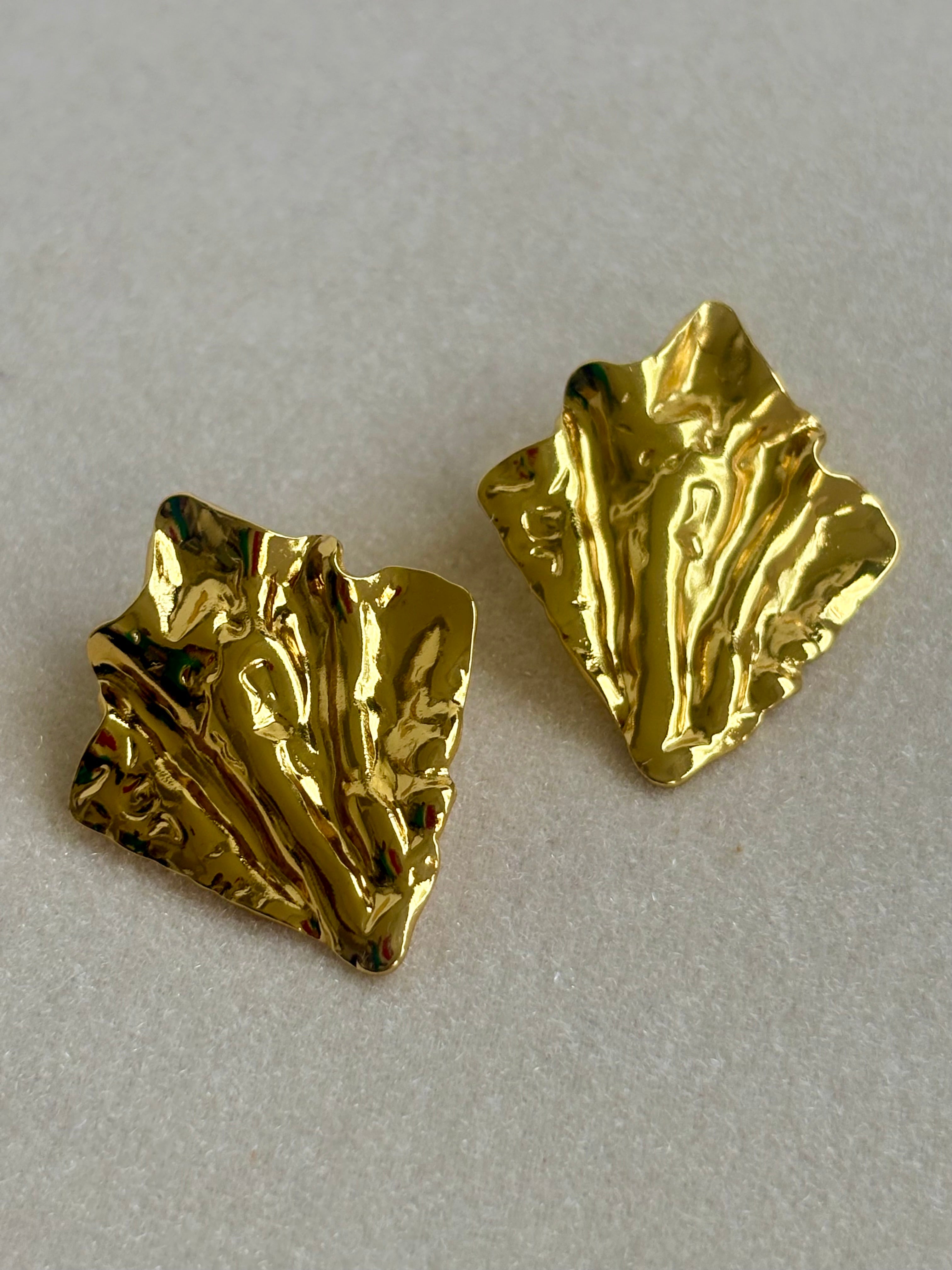 Shell Studs