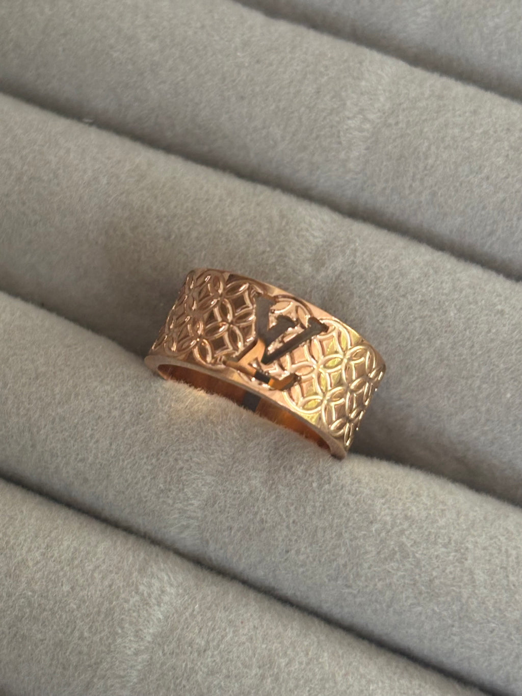 LV Band Ring
