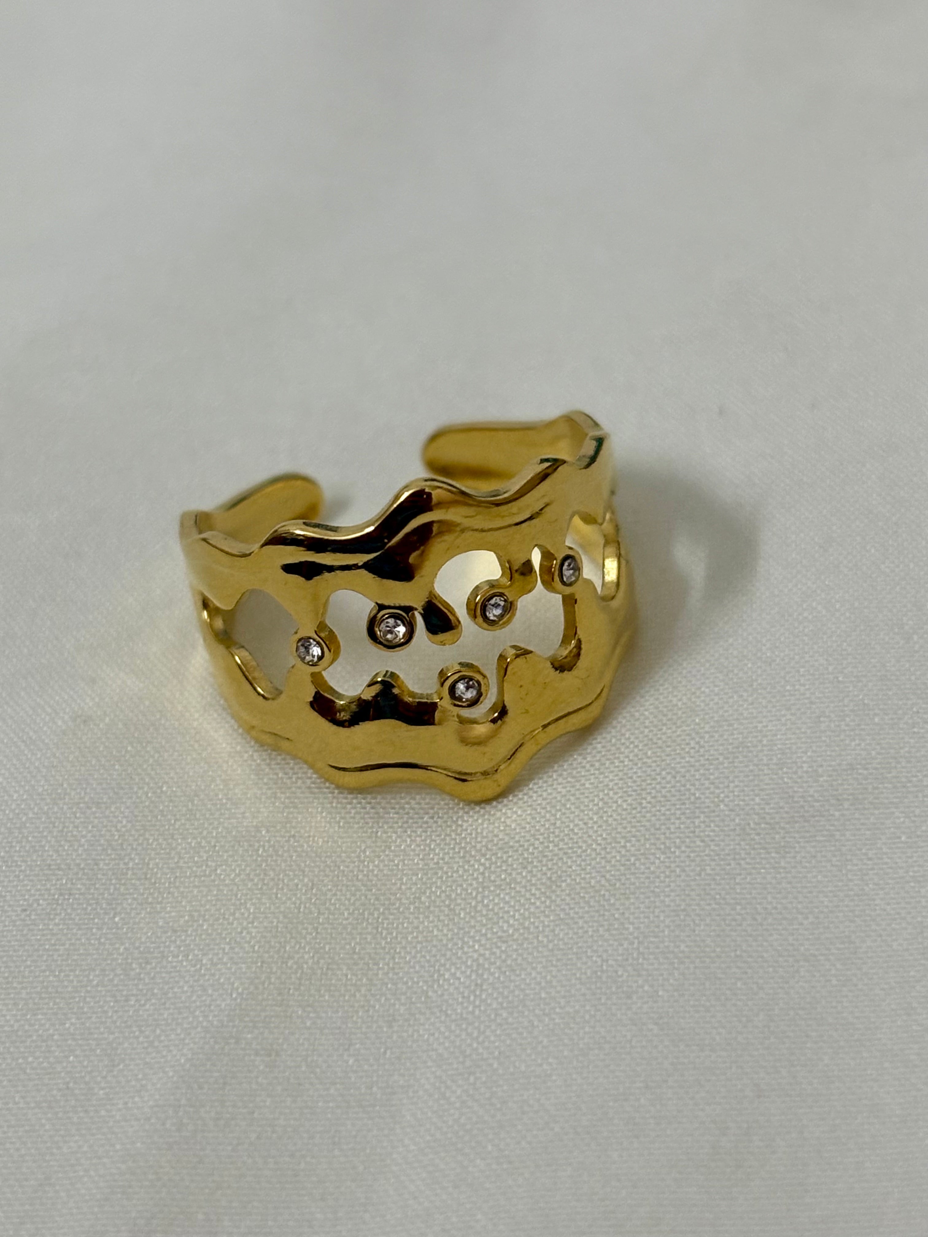 Liquid Crown Ring
