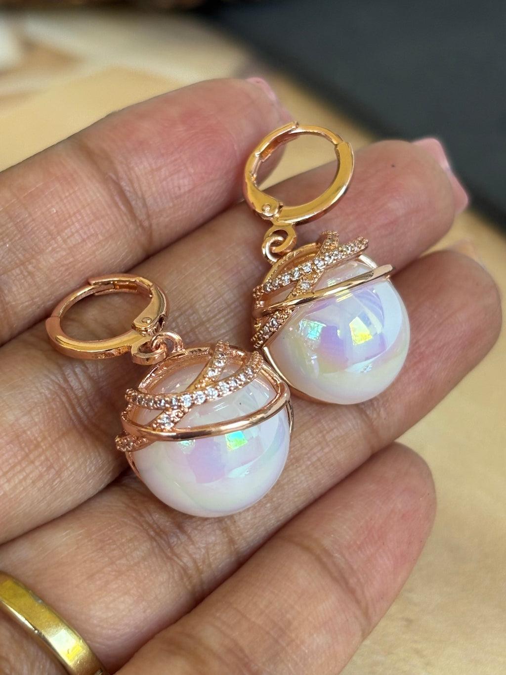 Halo pearl Hoops