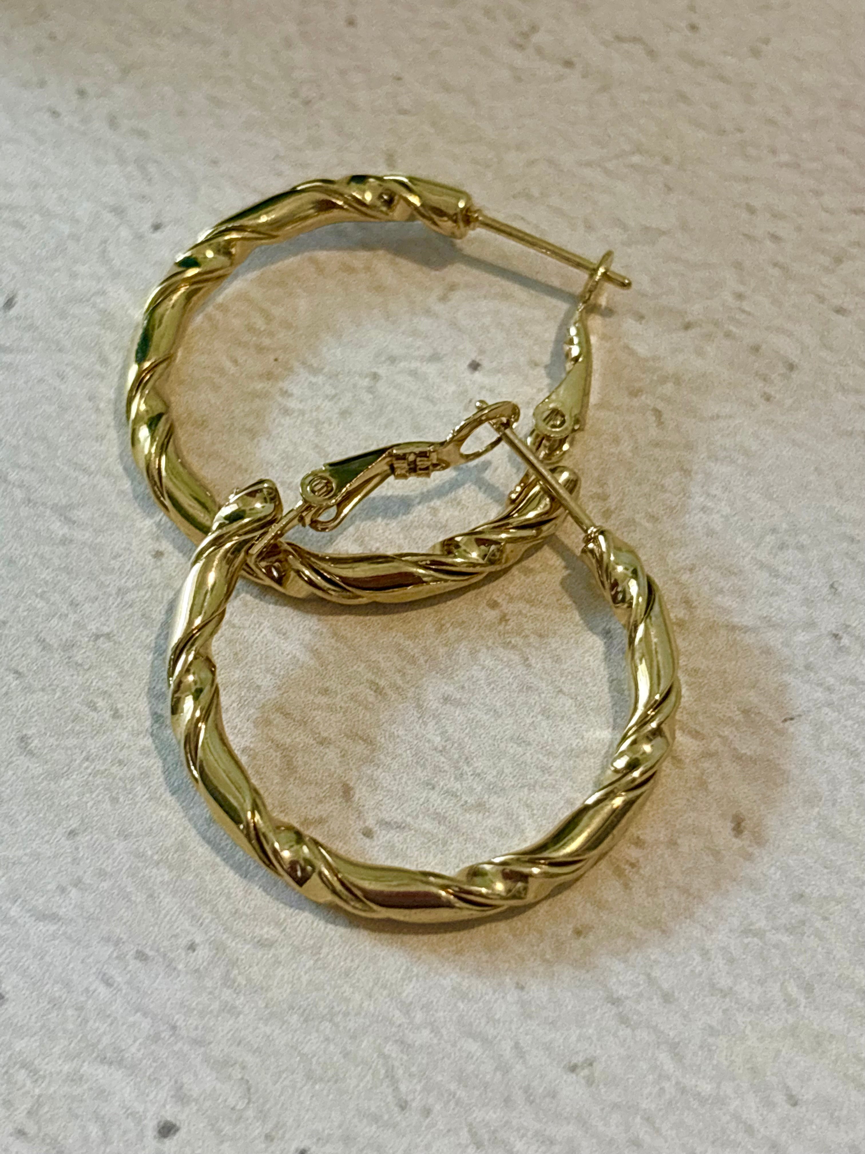 Baali Hoops